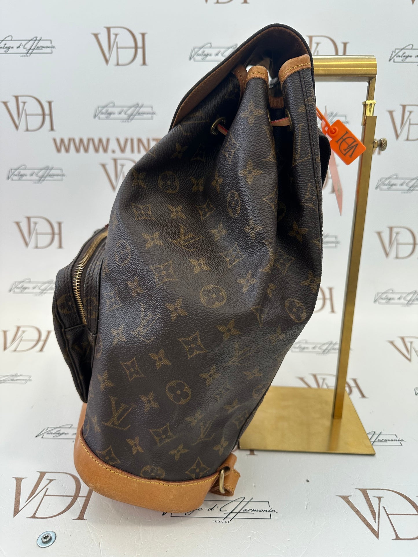 017819 - Louis Vuitton Montsouris GM