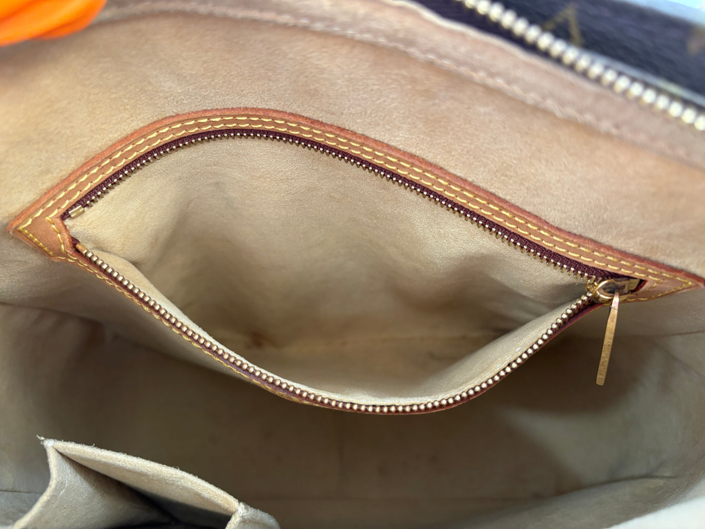 017313 - Louis Vuitton Looping GM