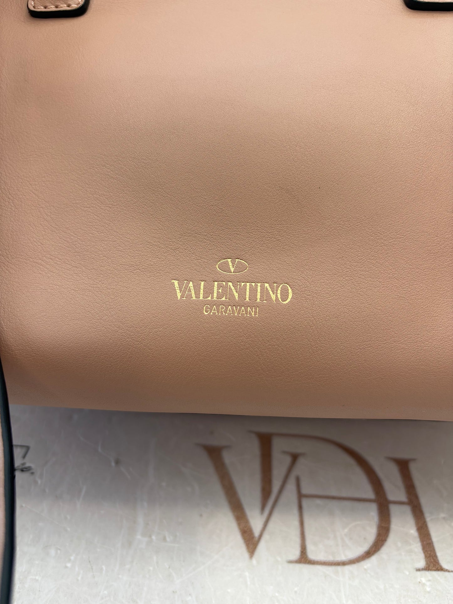 383886 - Valentino Rockstud