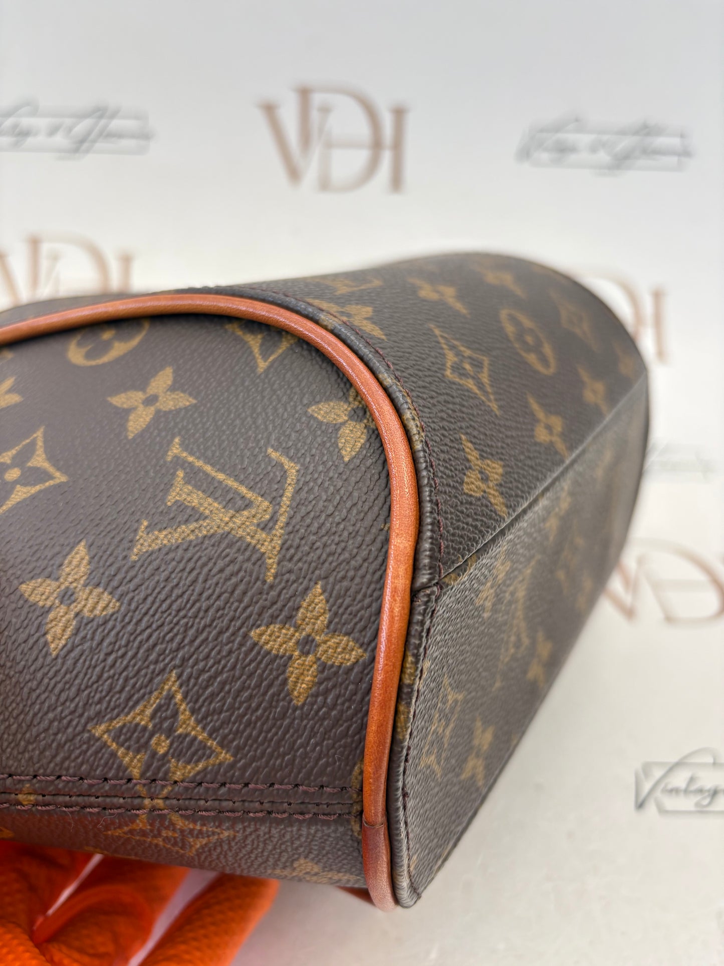 018134 - Louis Vuitton Ellipse