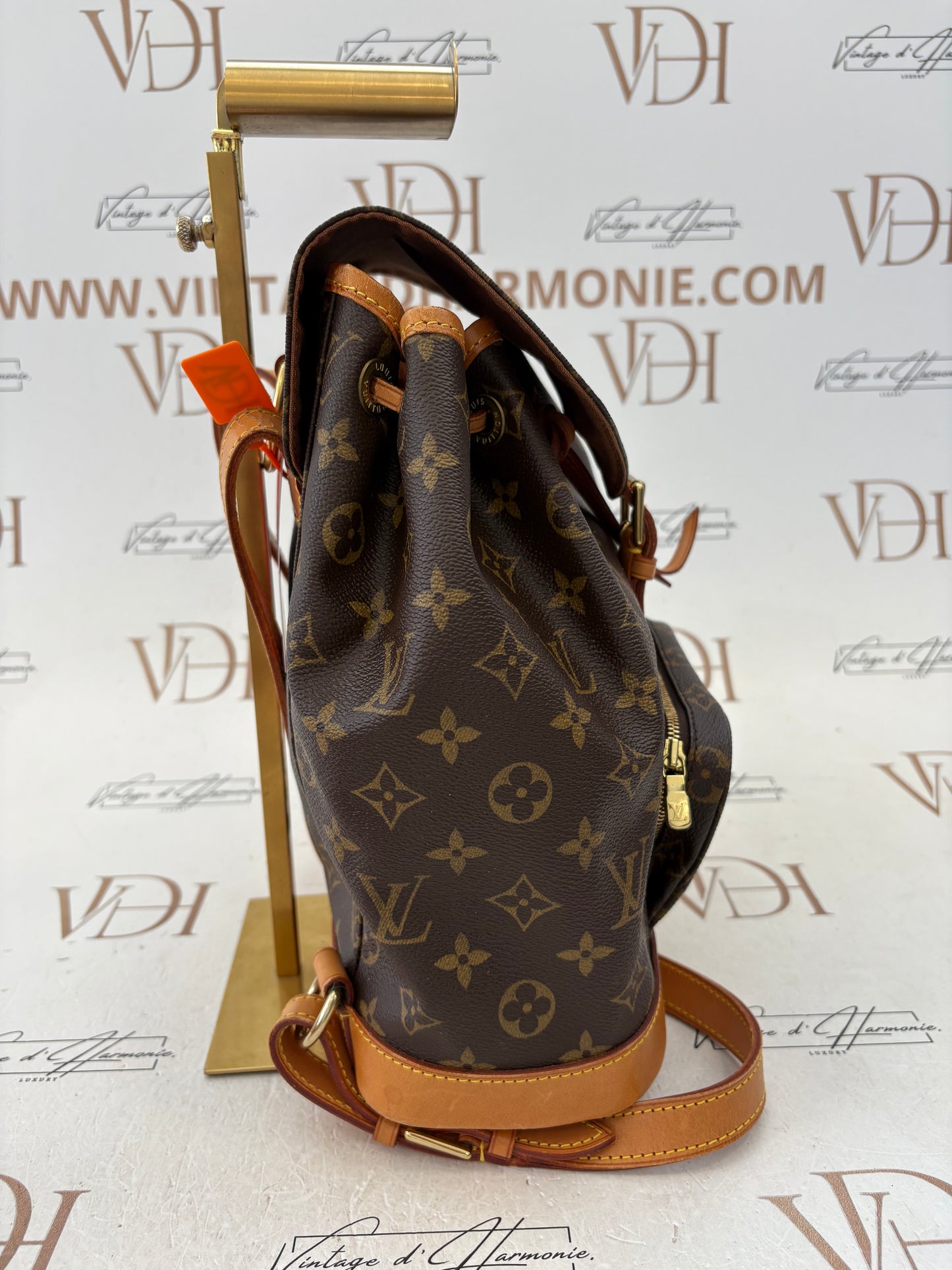 018347 - Louis Vuitton Montsouris MM