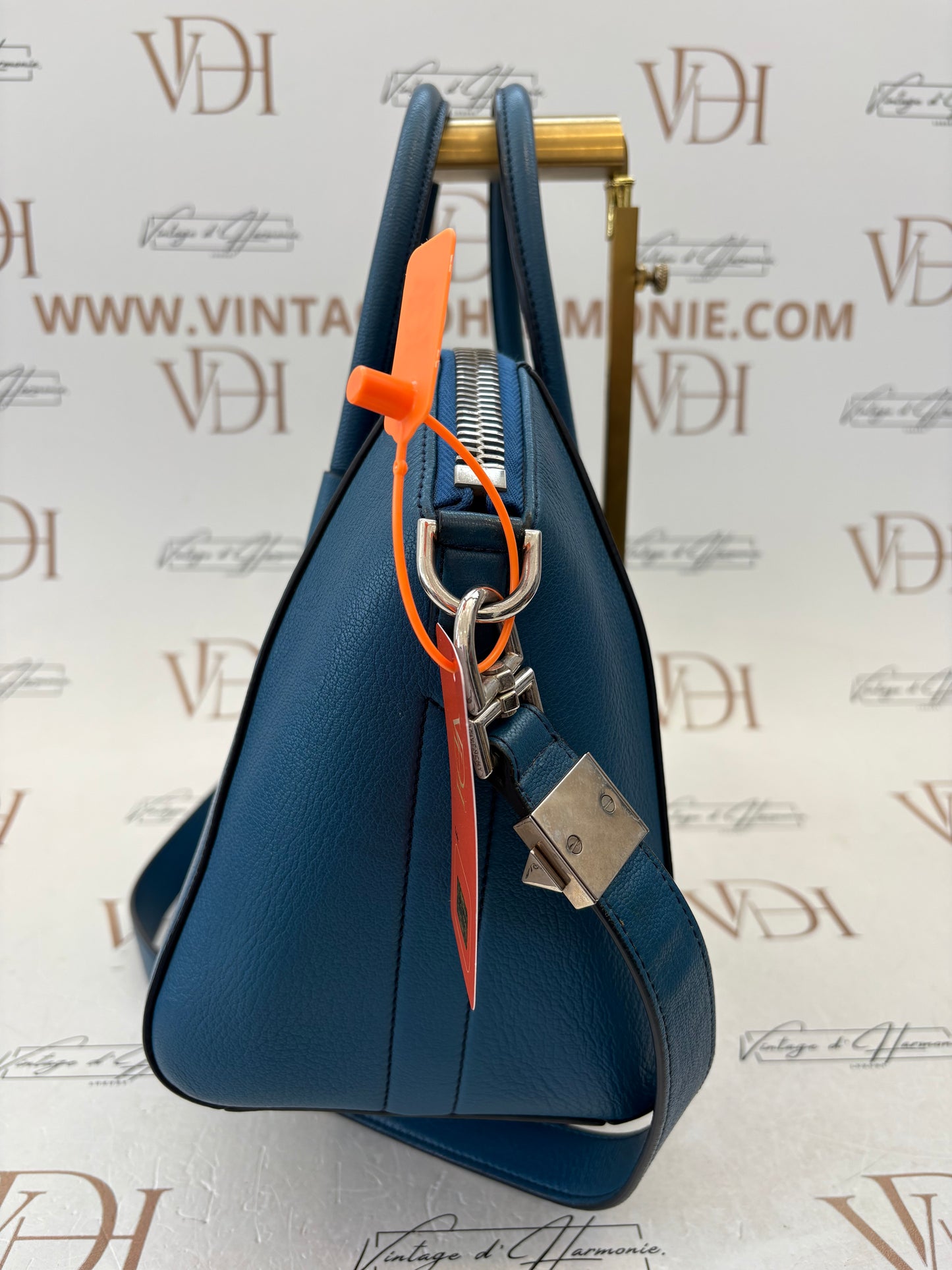 383578 - Givenchy Antigona