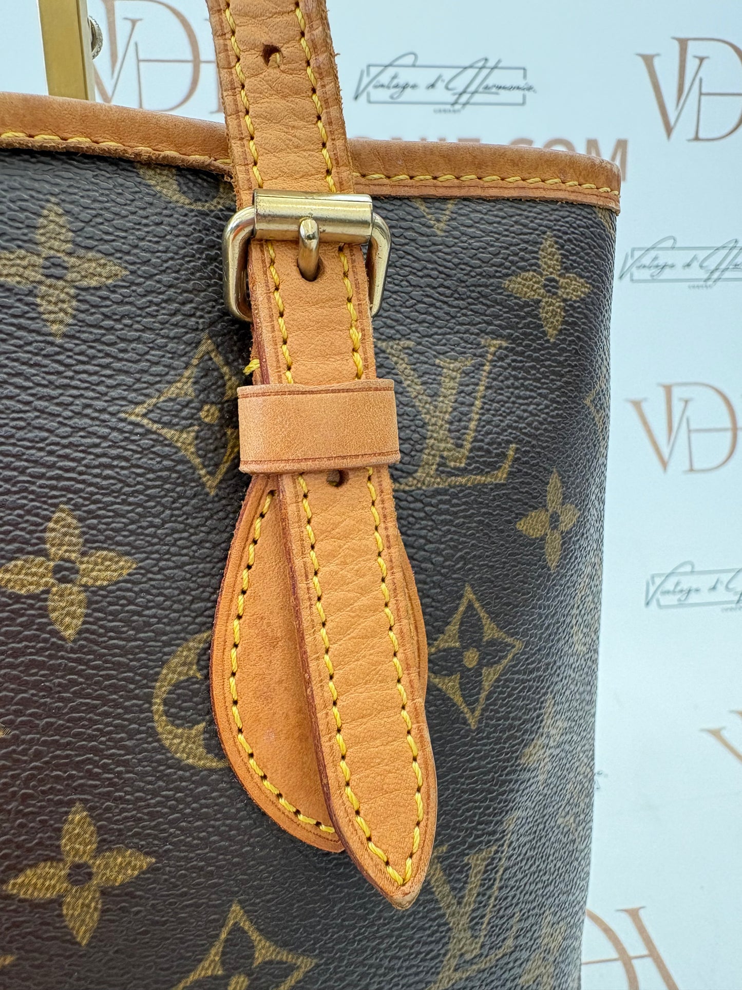 017657 - Louis Vuitton Bucket PM