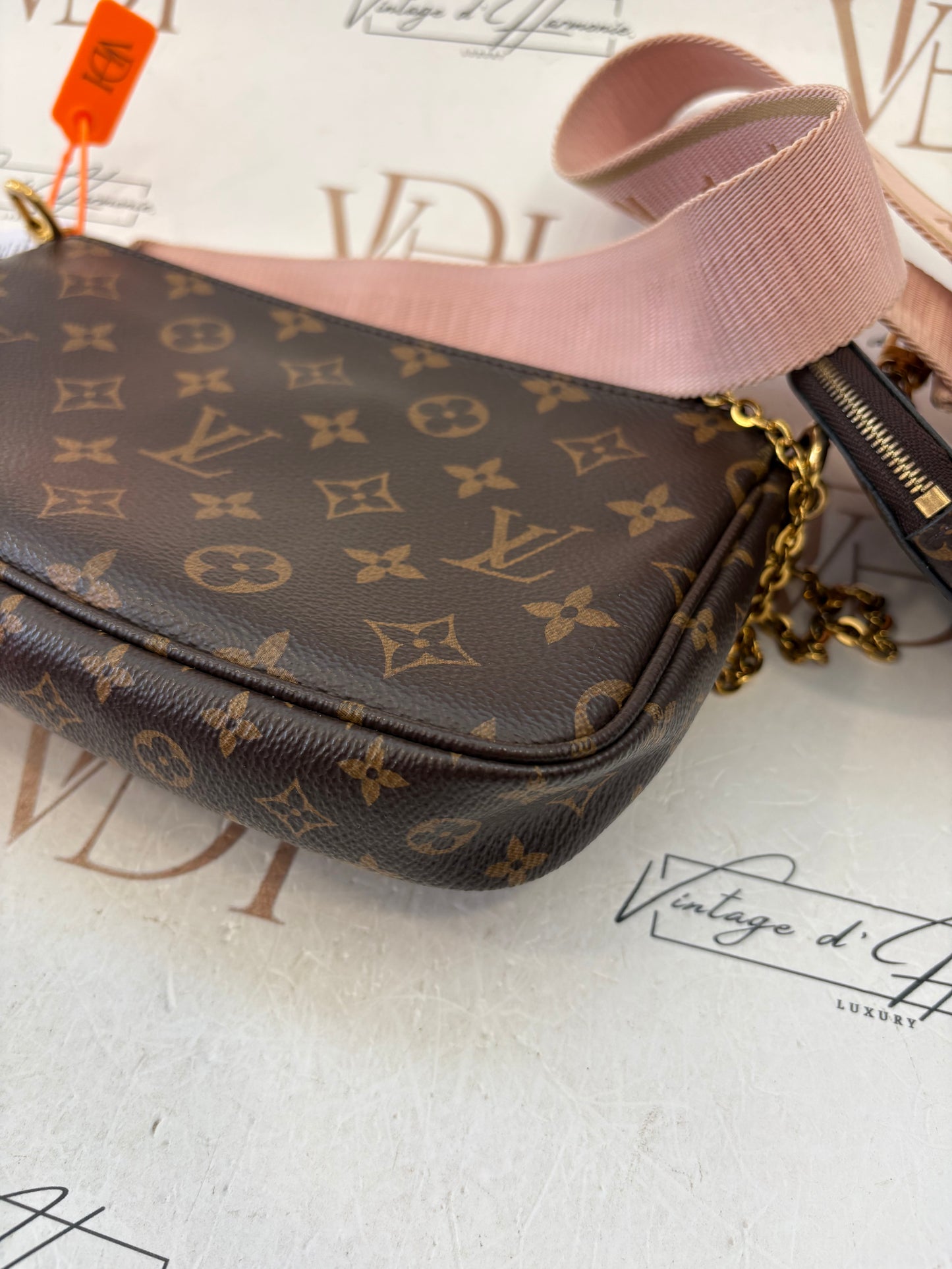 384068 - Louis Vuitton Multipochette