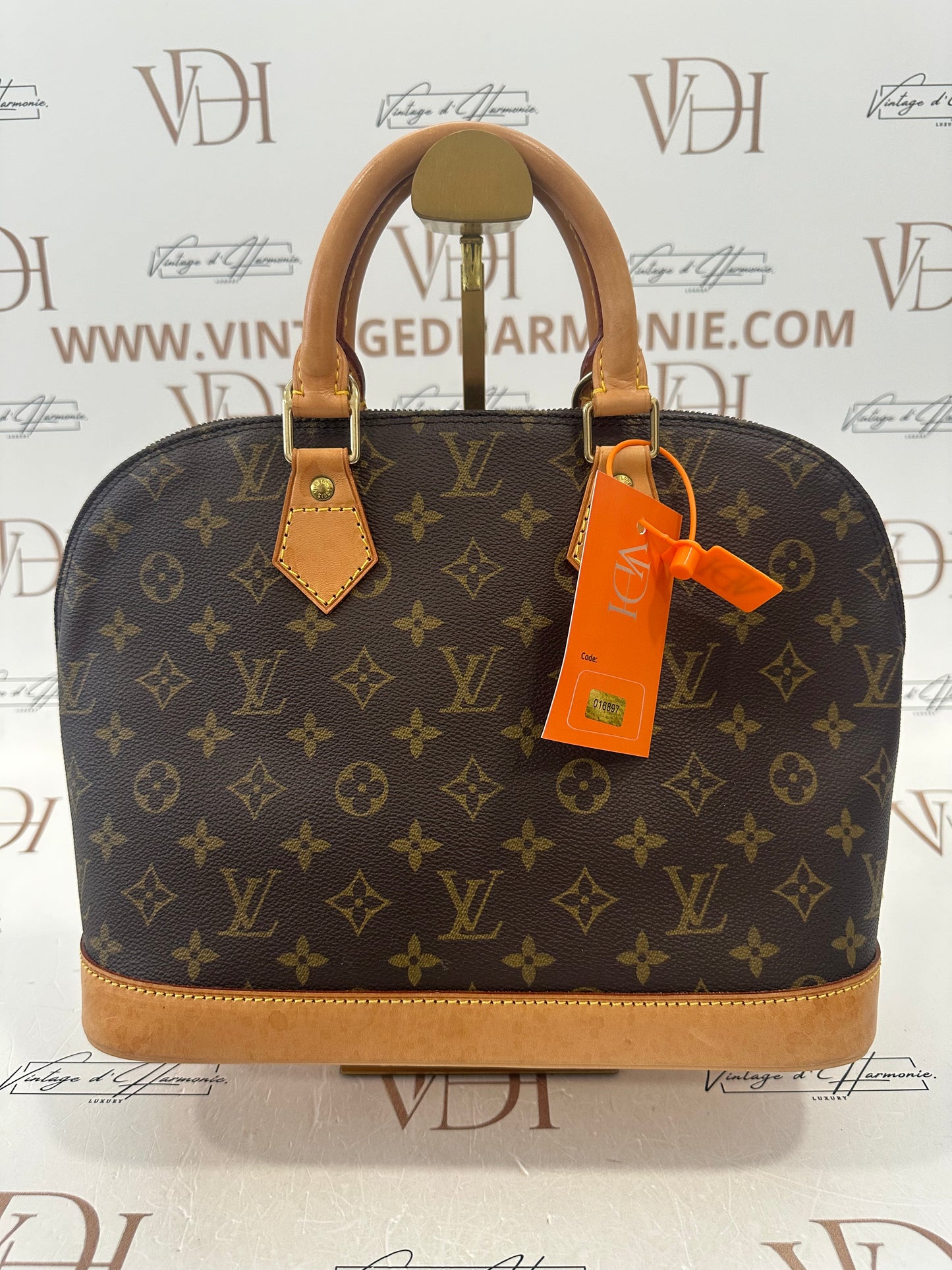 016897 - Louis Vuitton Alma