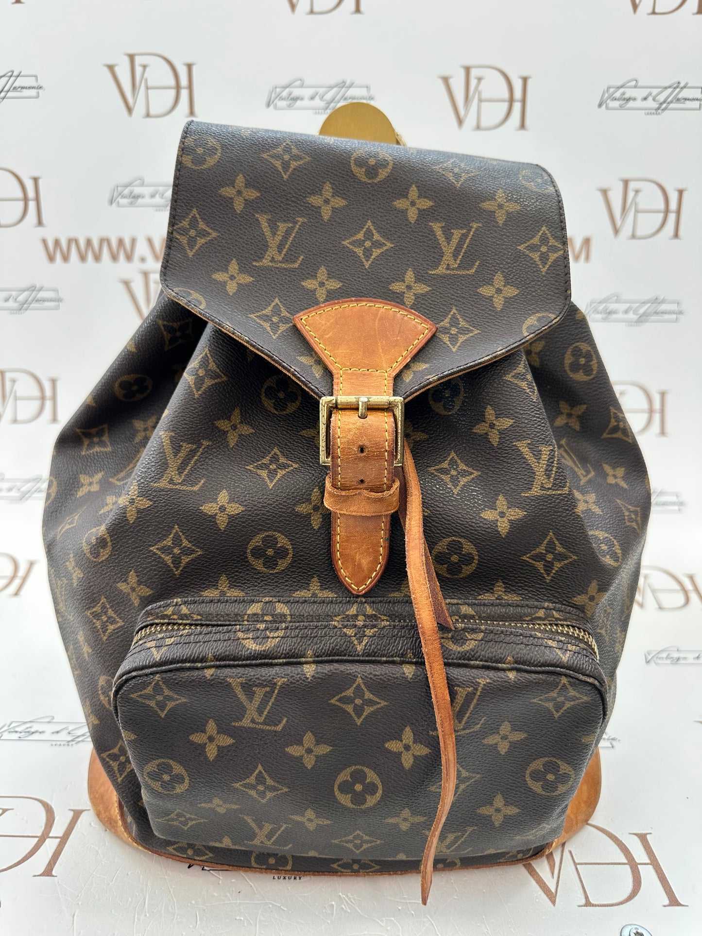 017911 - Louis Vuitton Montsouris GM