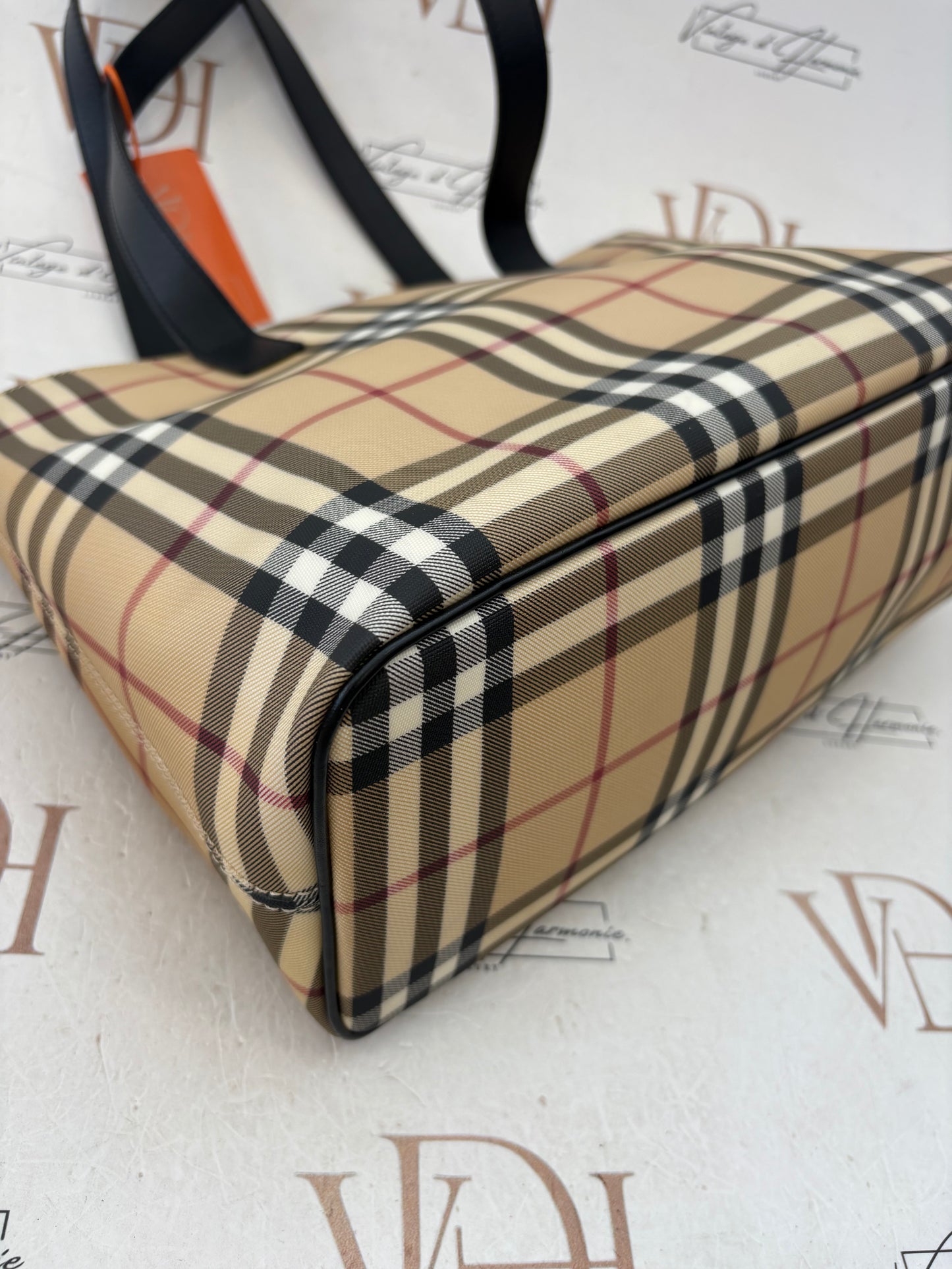 018079 - Burberry Beige