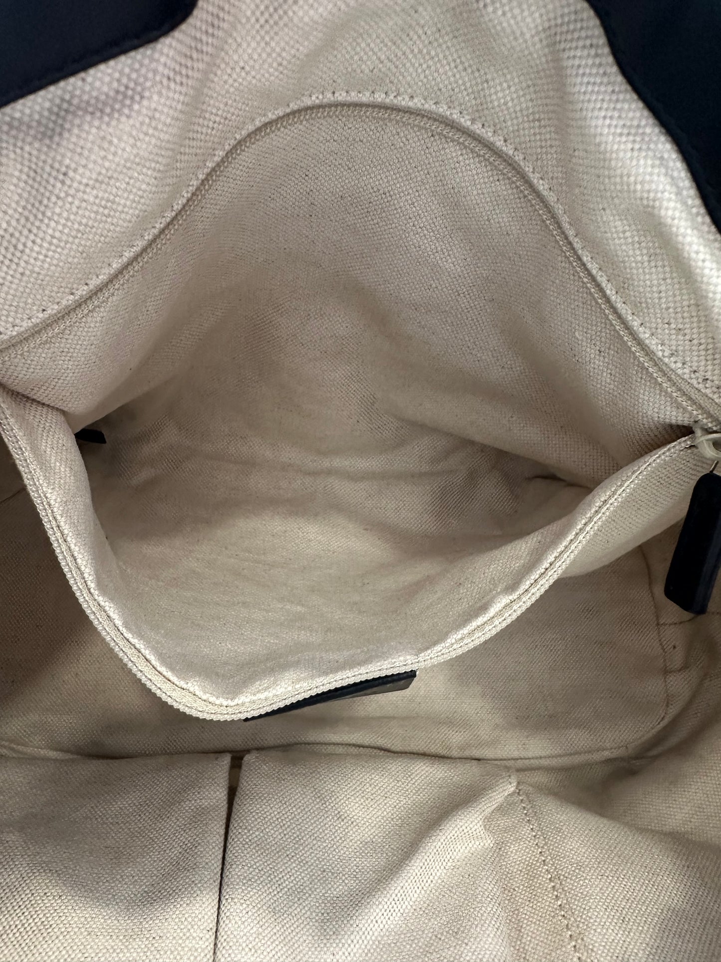 382556 - Gucci Sukey