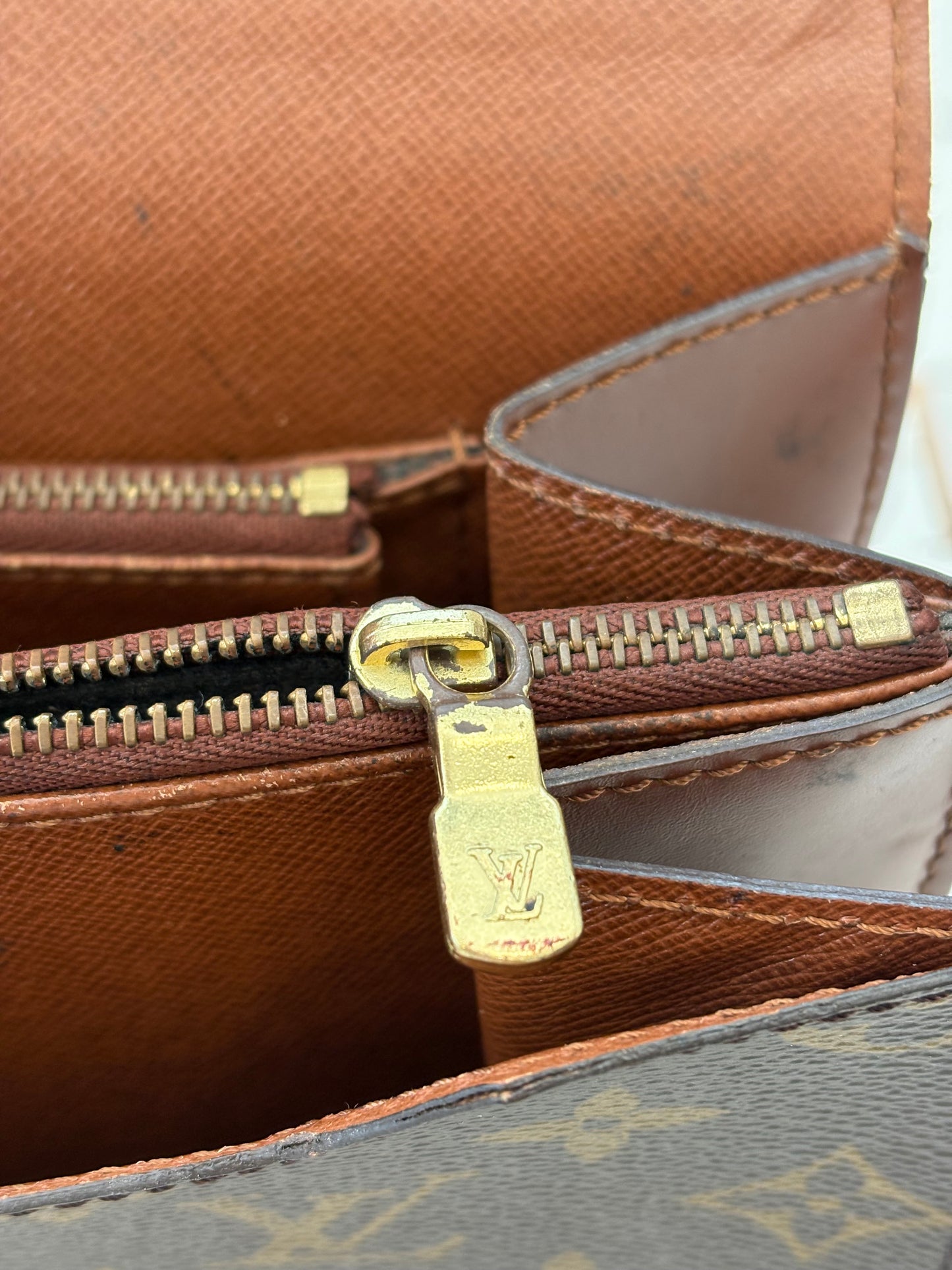 018099 - Louis Vuitton Concorde