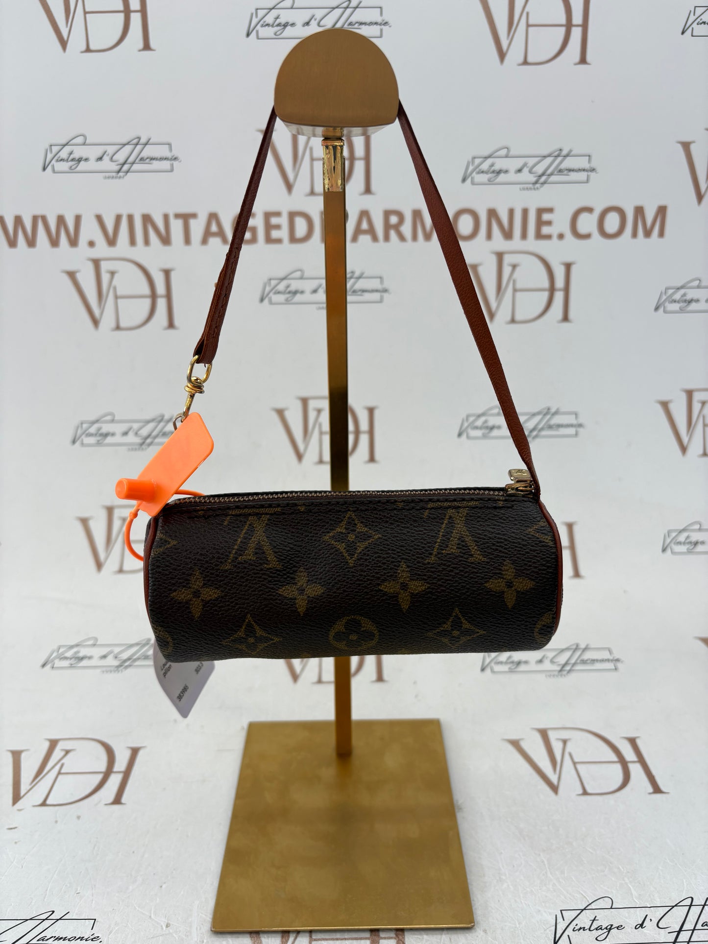 383985 - Louis Vuitton Papillon Pouch