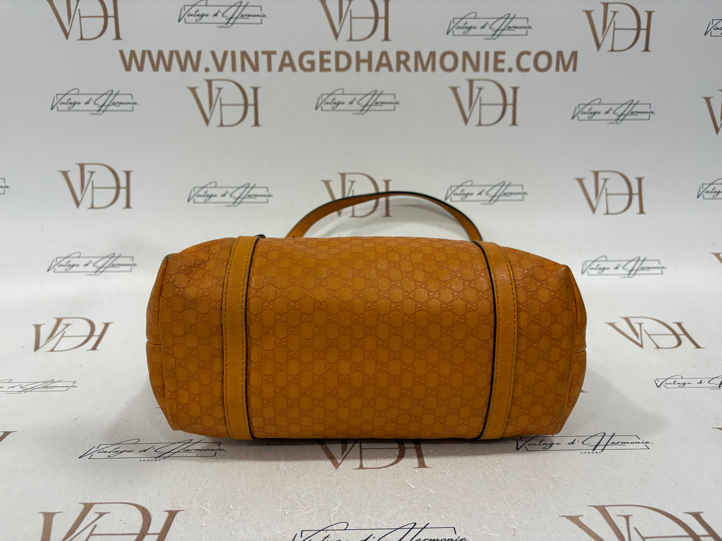 200956 - Gucci Orange