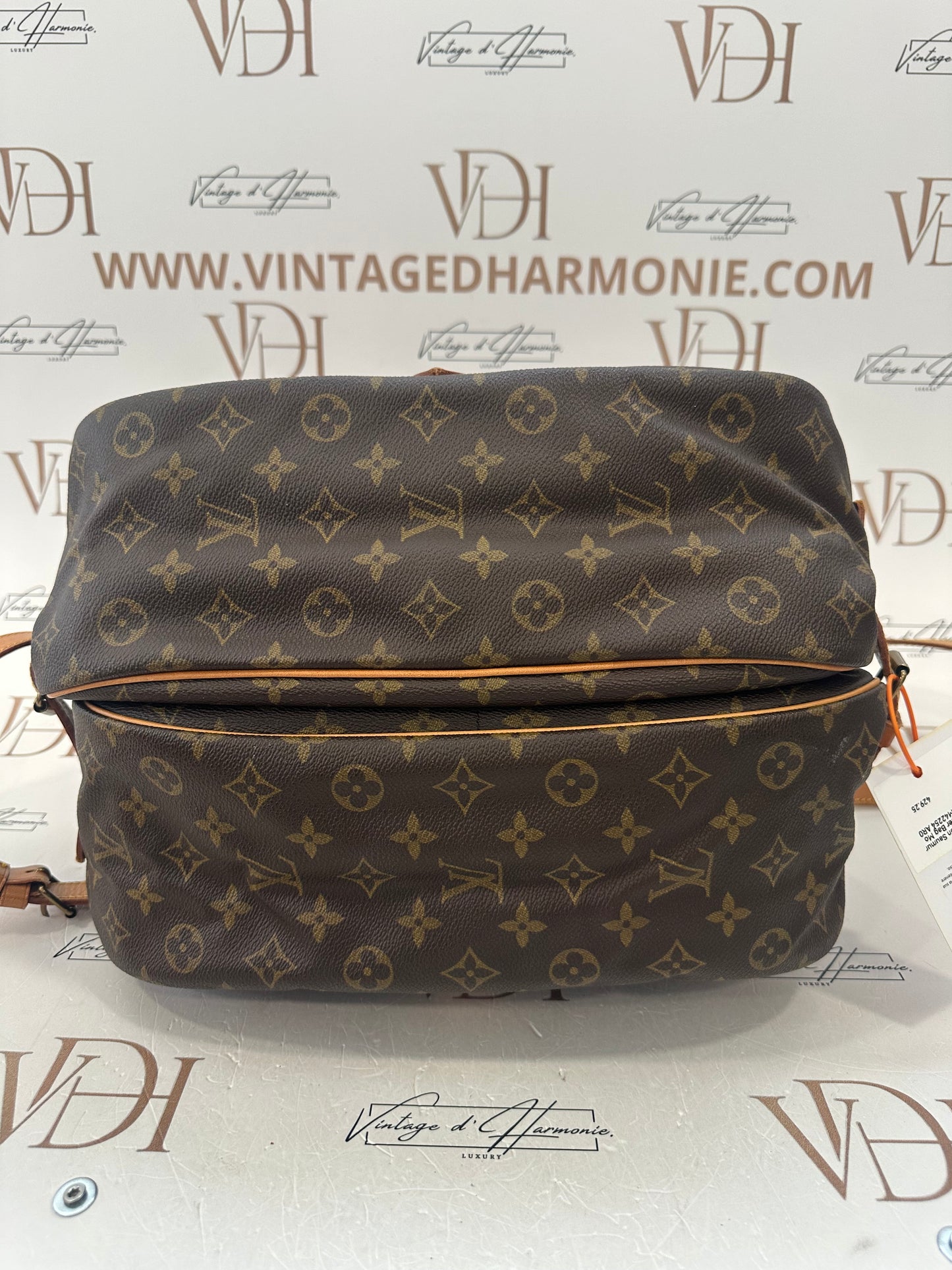 017916 - Louis Vuitton Saumur 35