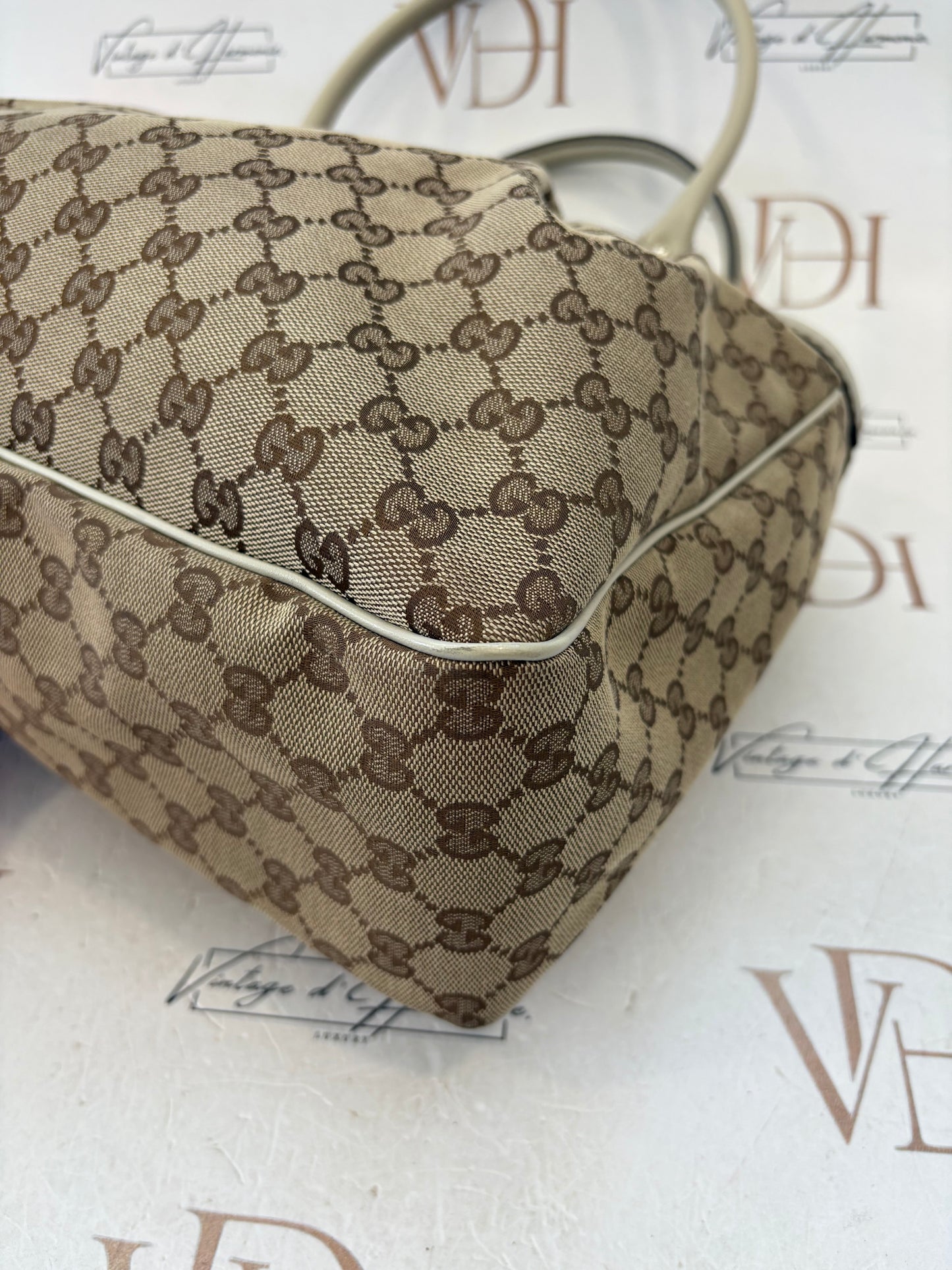 201064 - Gucci Sukey