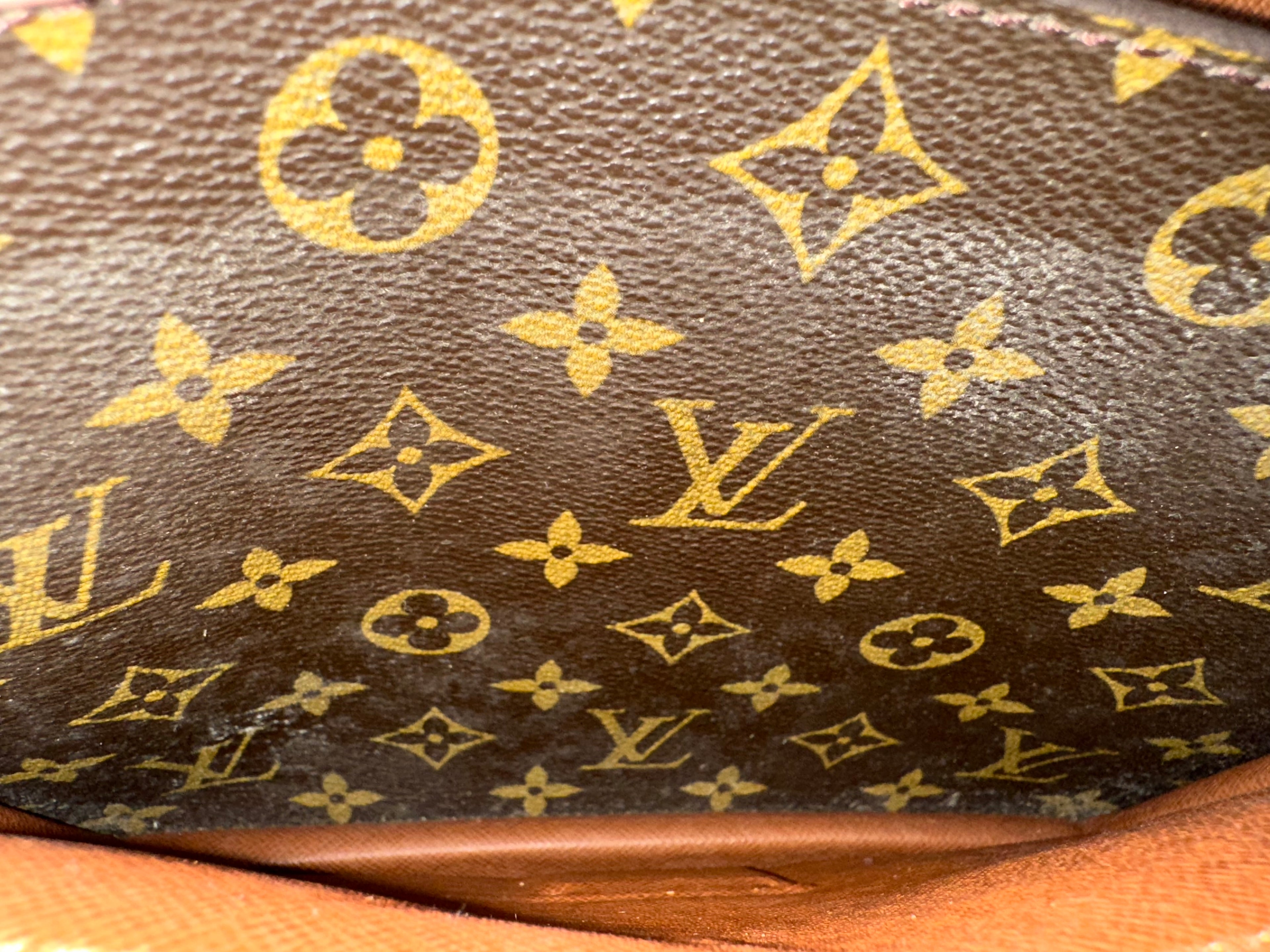 Louis Vuitton Monceau 28