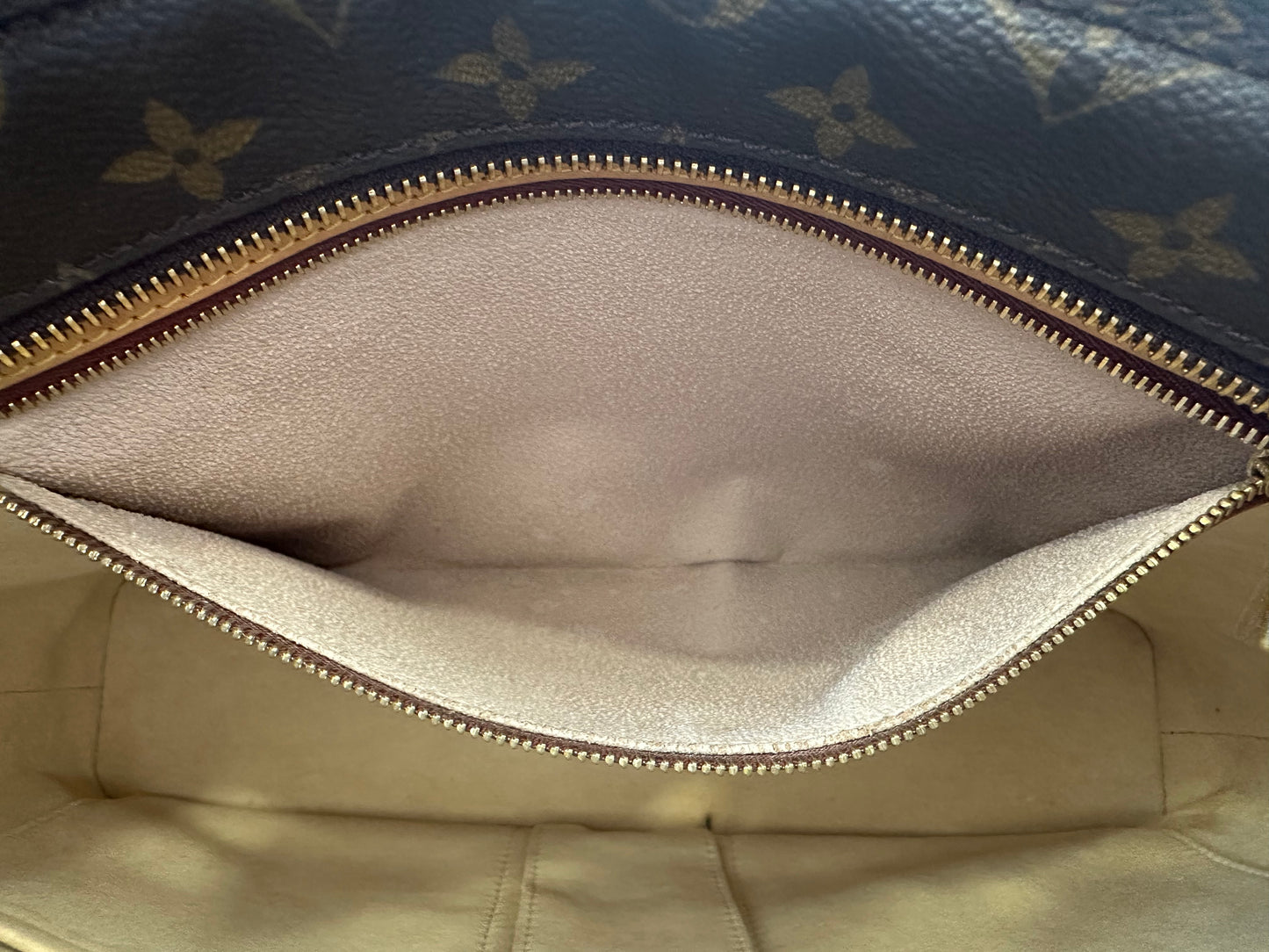 017891 - Louis Vuitton Luco