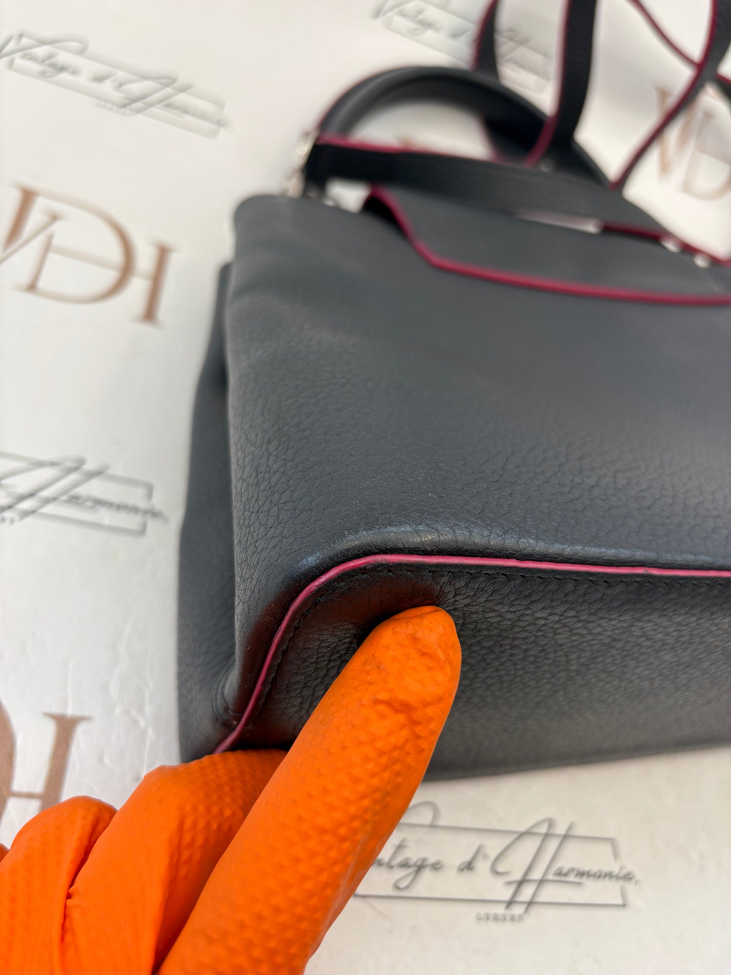383111 - Louis Vuitton Capucines
