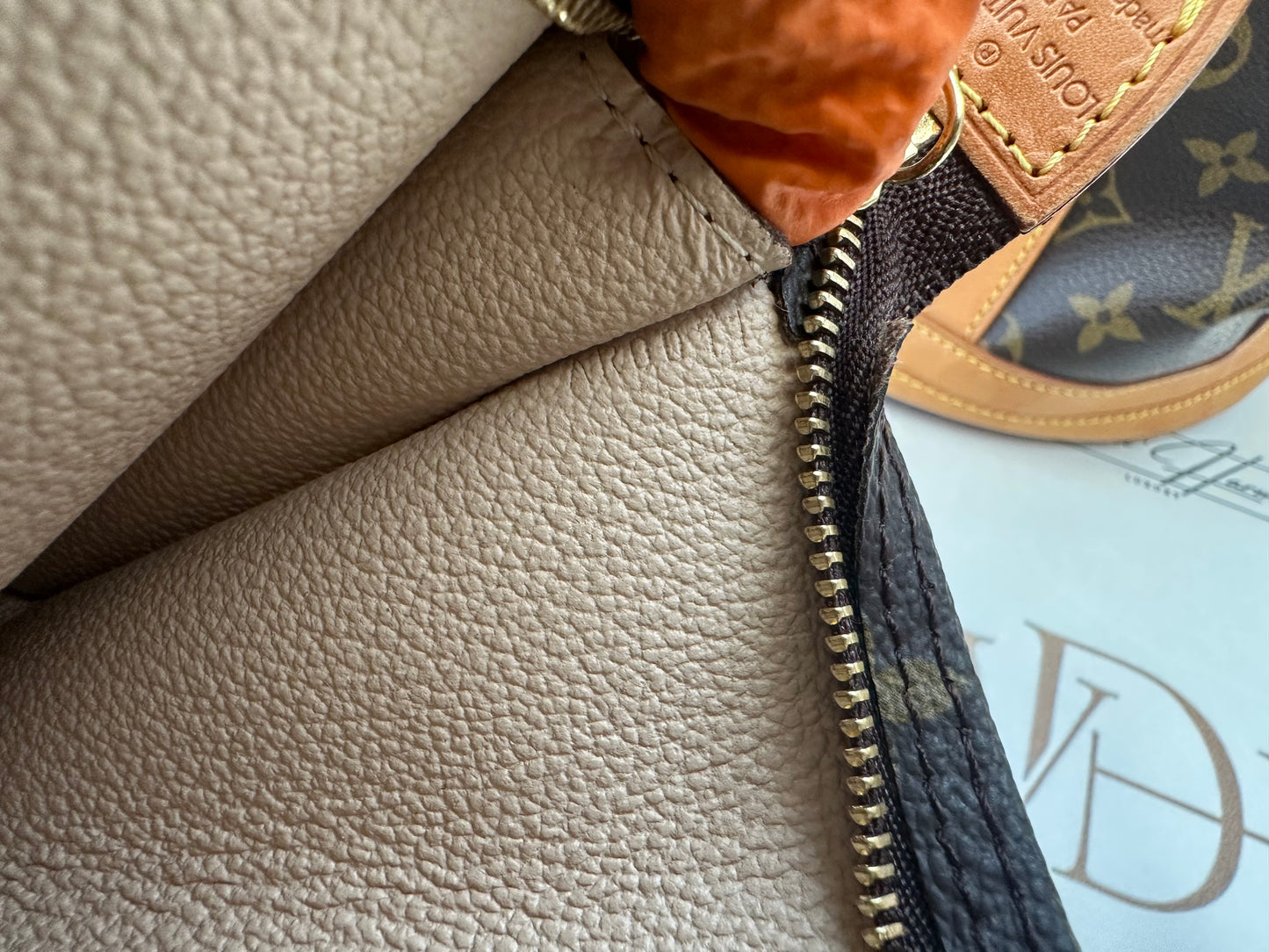 017860 - Louis Vuitton Bucket GM