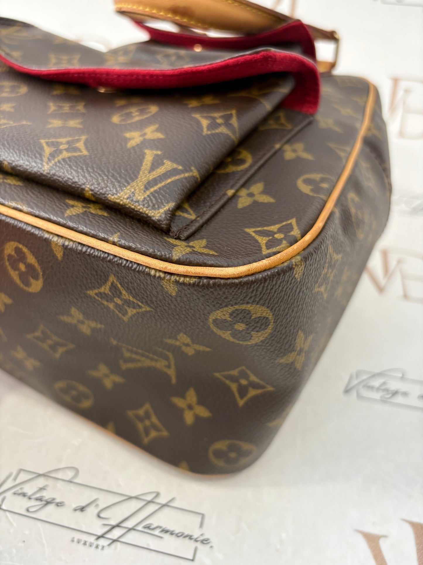 016930 - Louis Vuitton Excentricite