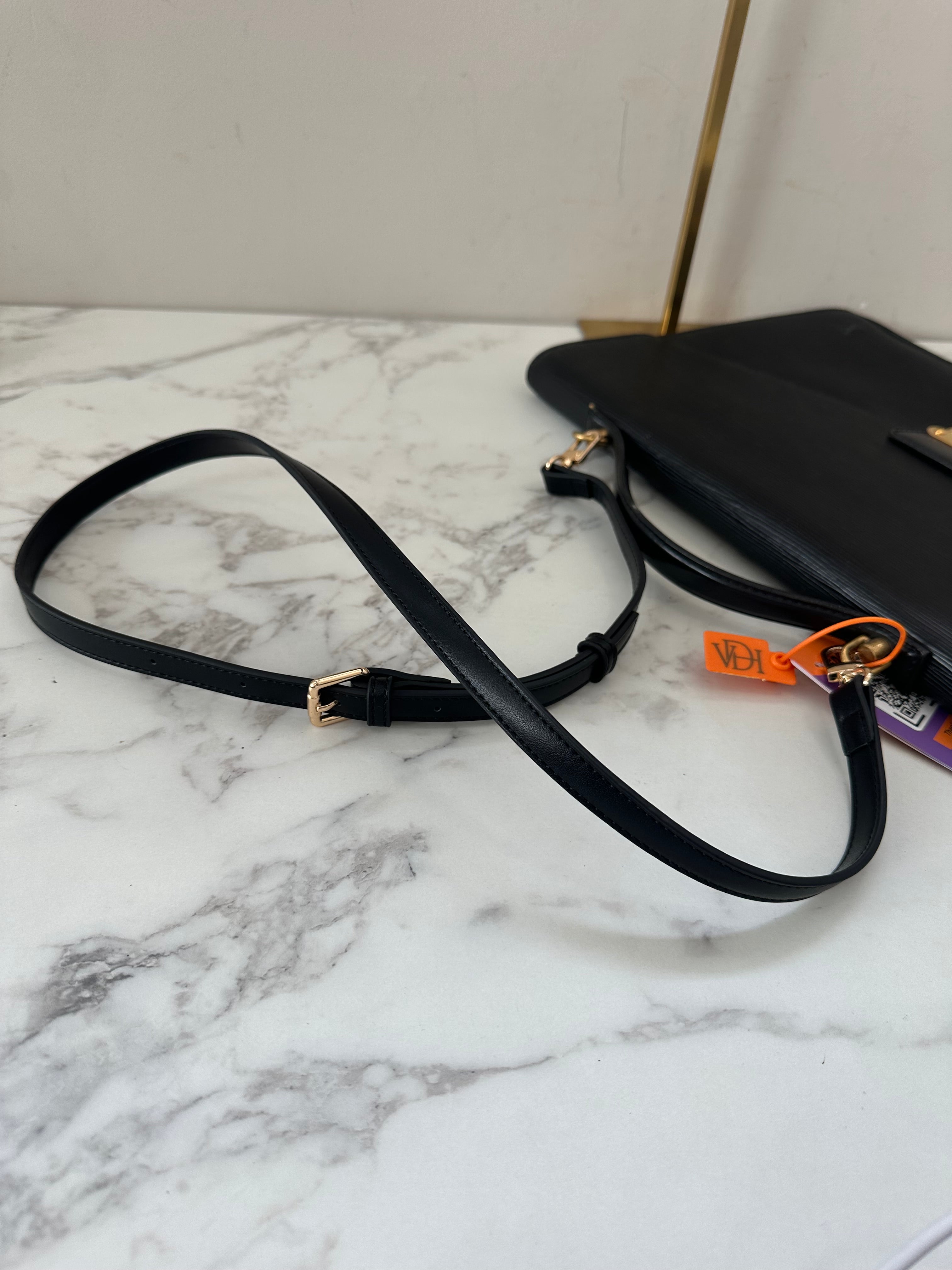 Louis Vuitton Epi Porte Documents Bandouliere