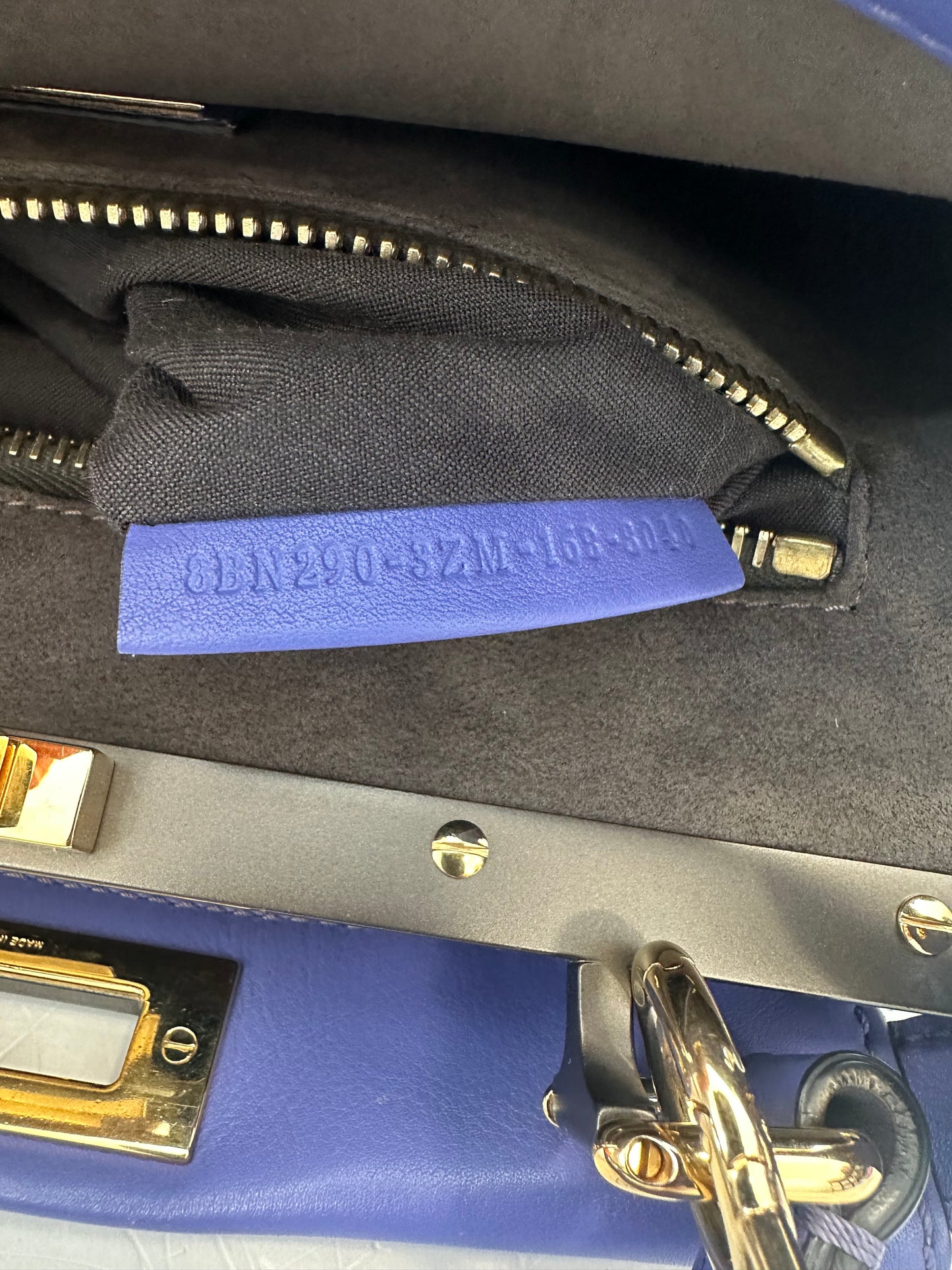 382676 - Fendi Peekaboo