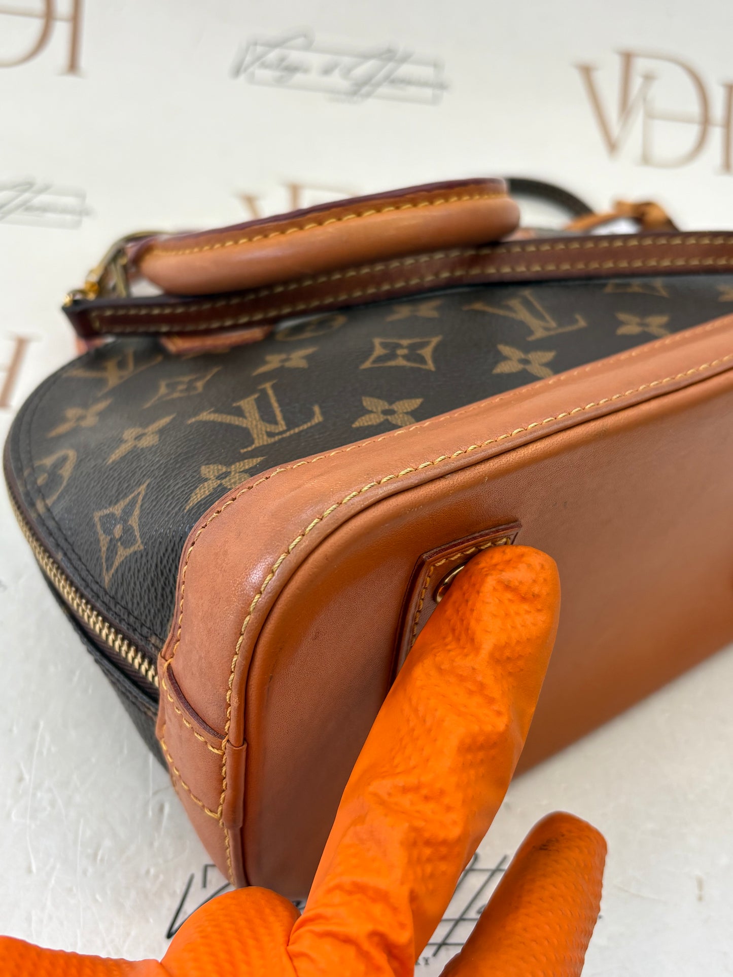 384165 - Louis Vuitton Alma BB