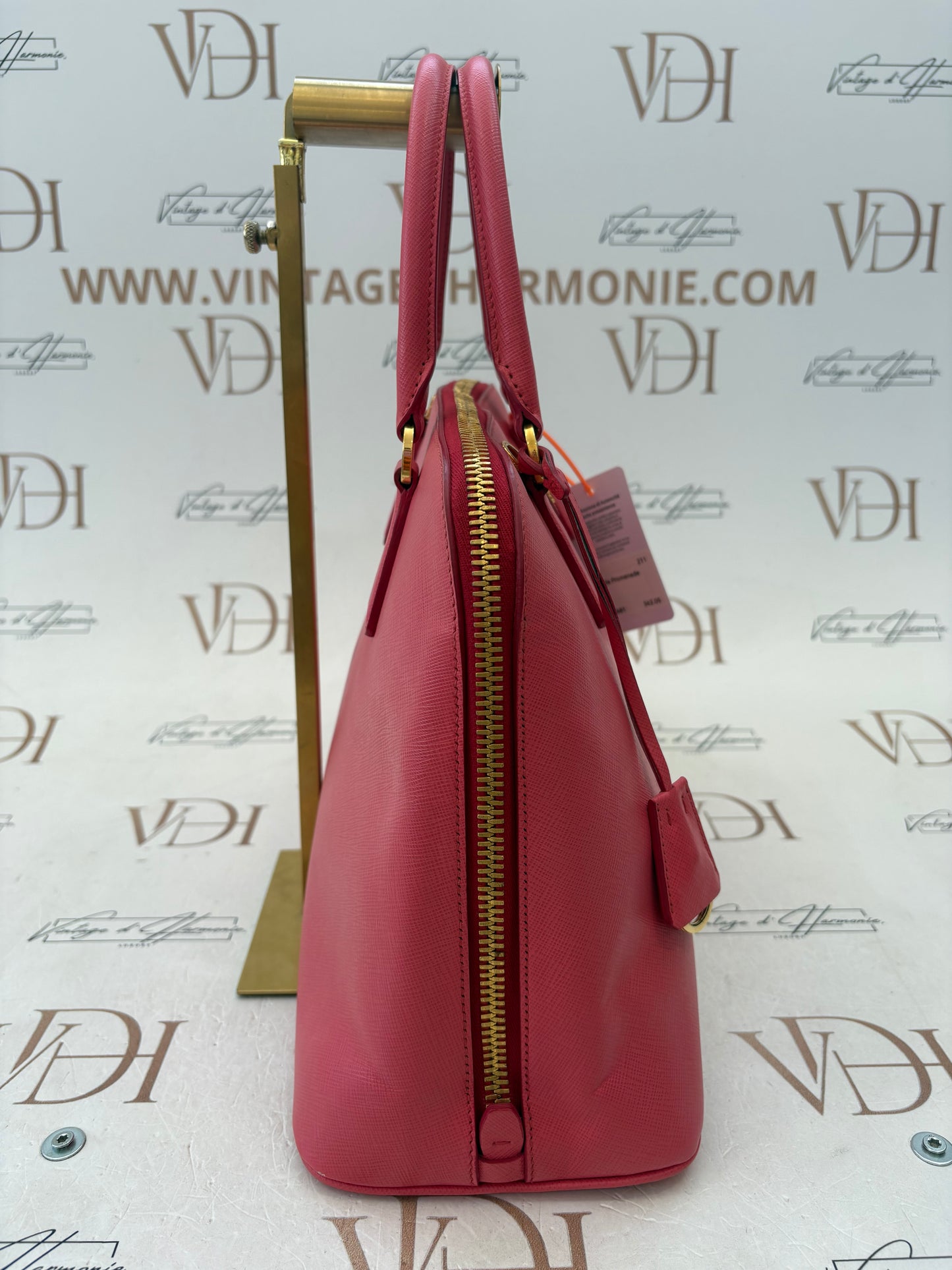 383681 - Prada Promenade