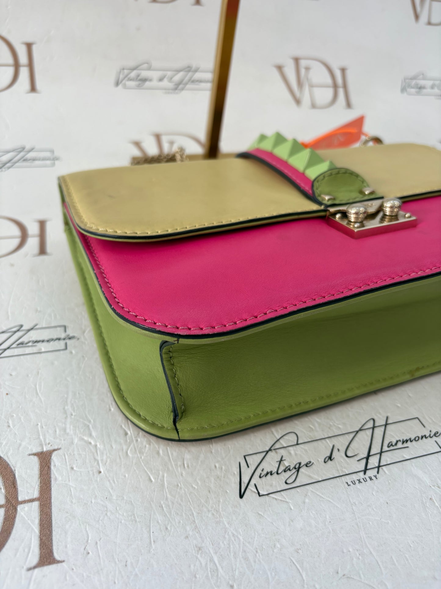 201269 - Valentino Glam Lock