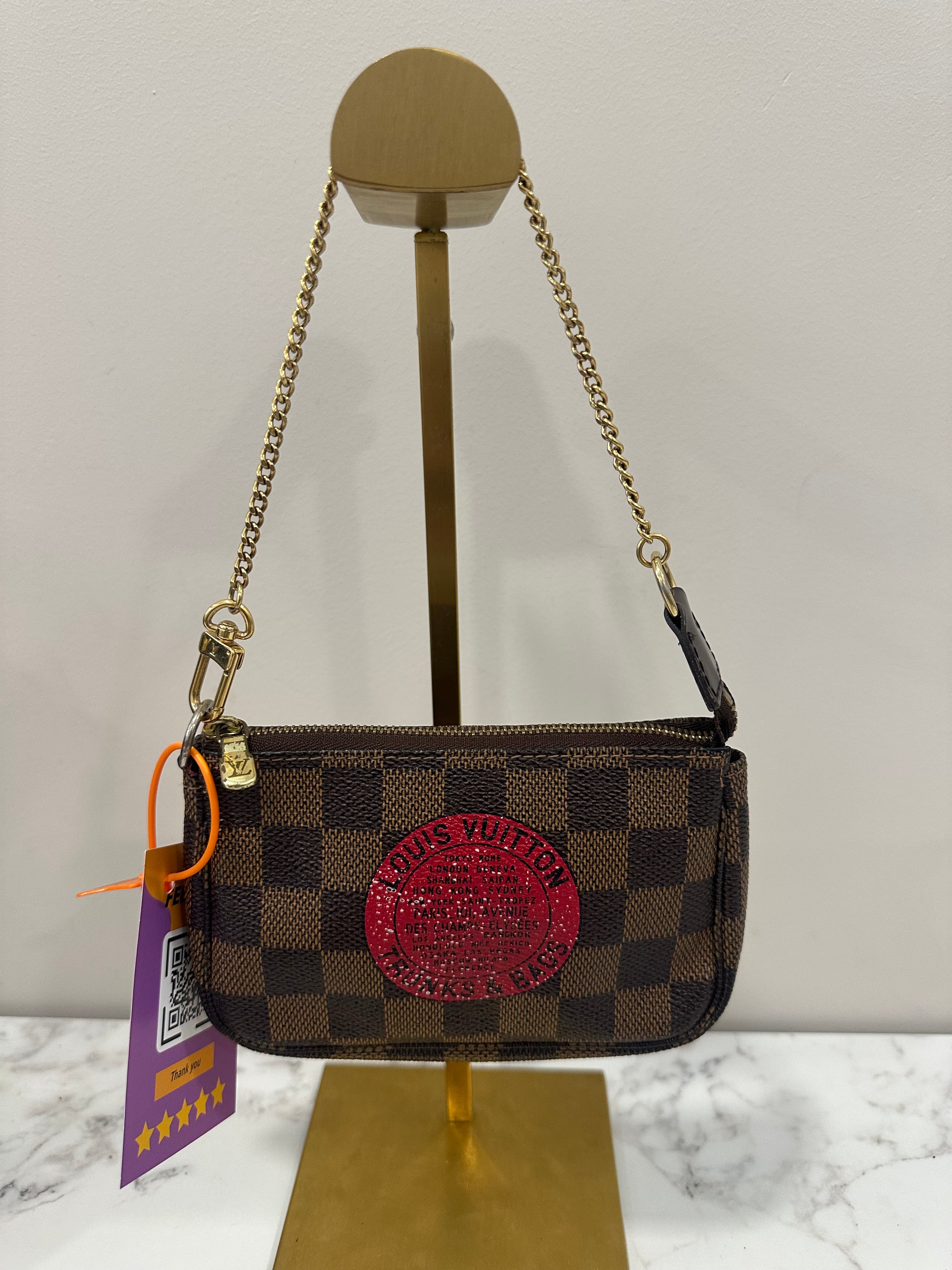 Louis Vuitton Mini Pochette Damier