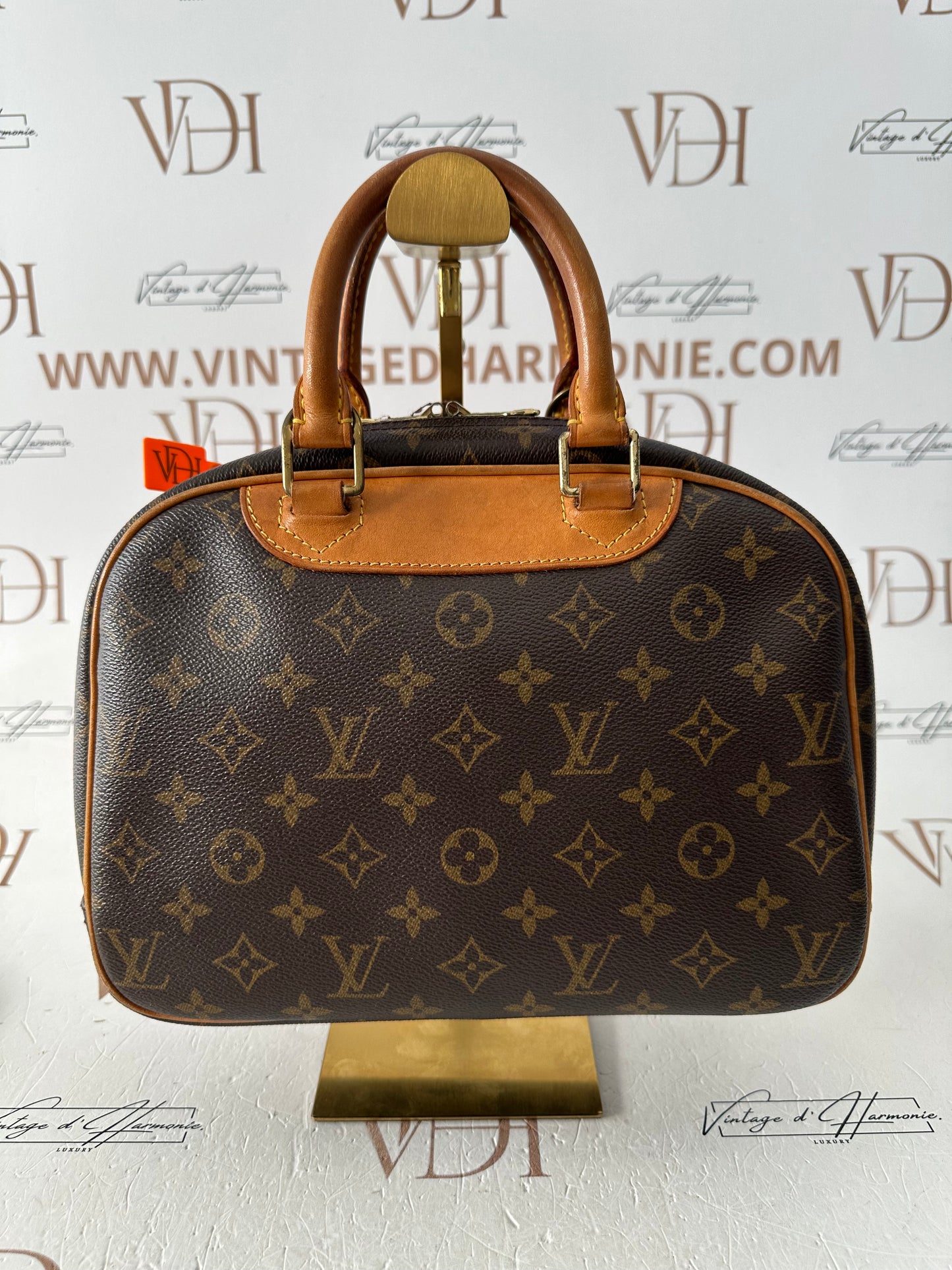 018090 - Louis Vuitton Trouville
