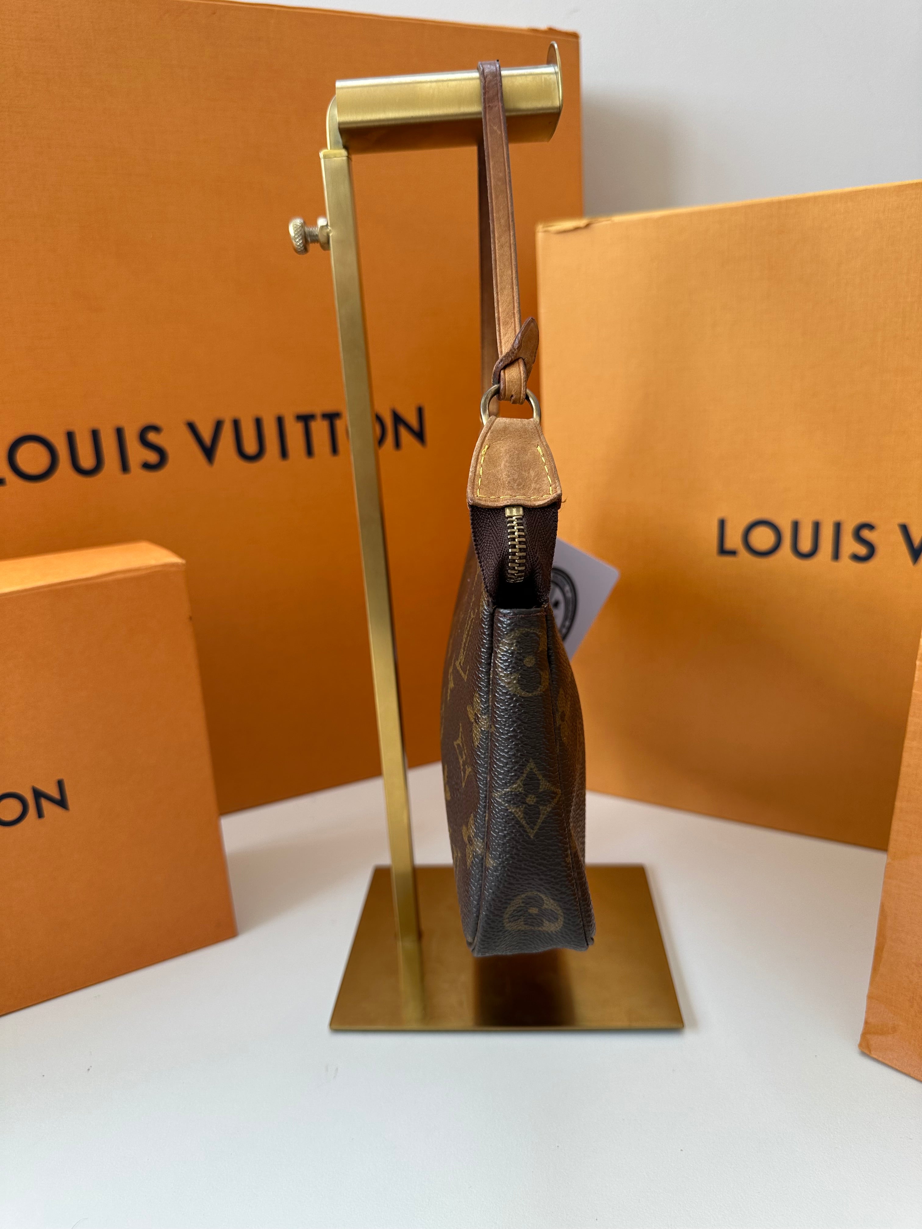 Louis Vuitton Pochette