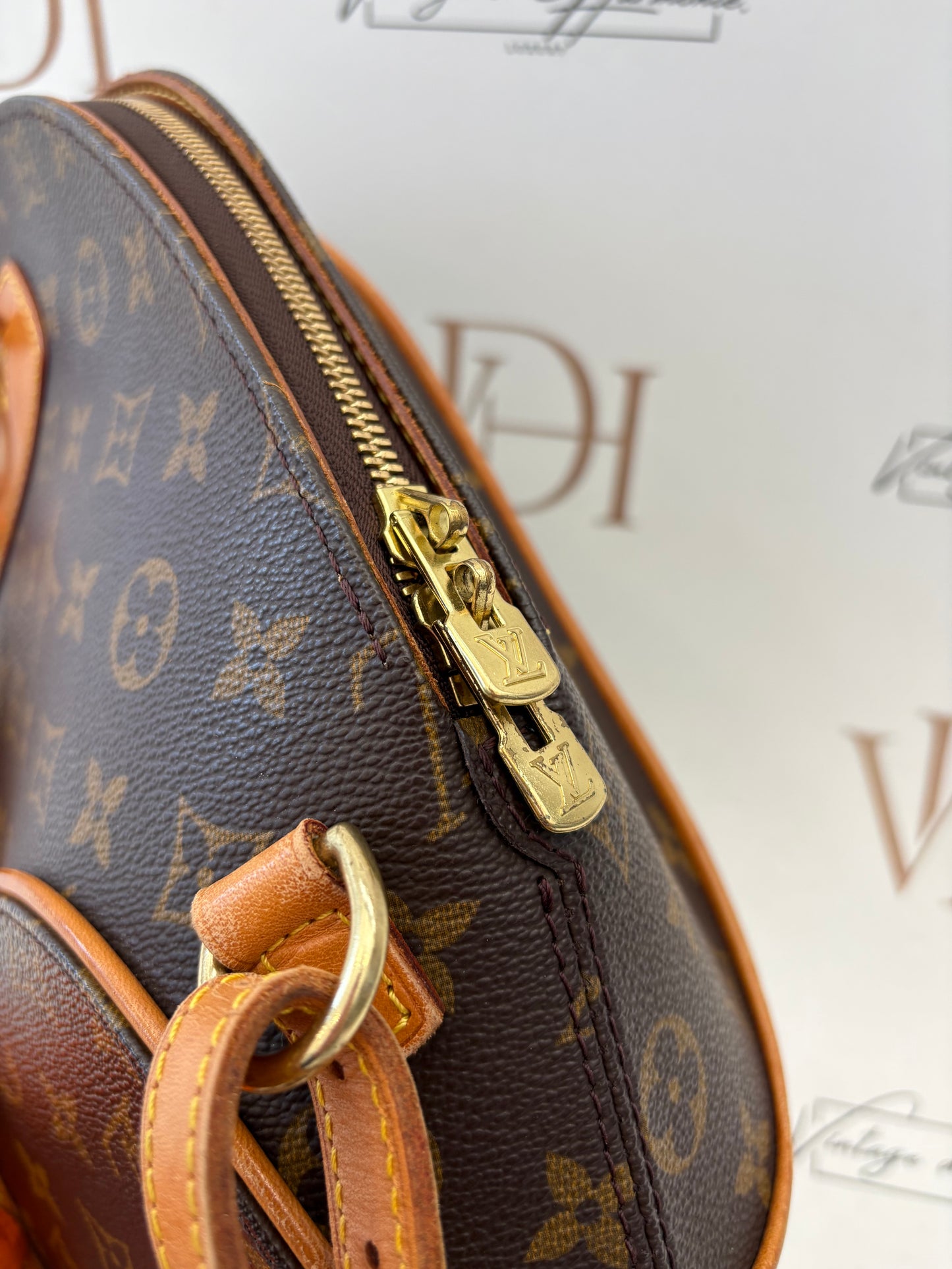 018994 - Louis Vuitton Ellipse