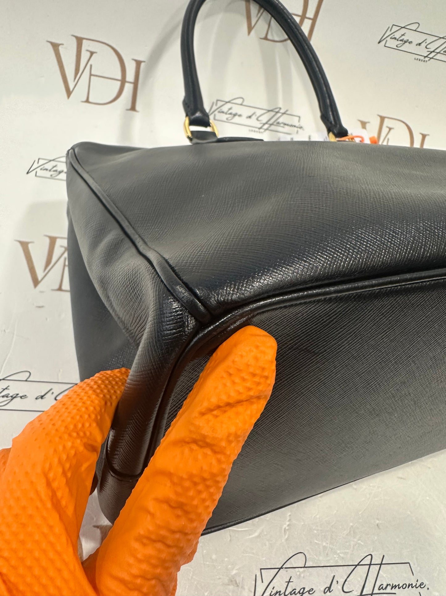 382899 - Prada Galleria