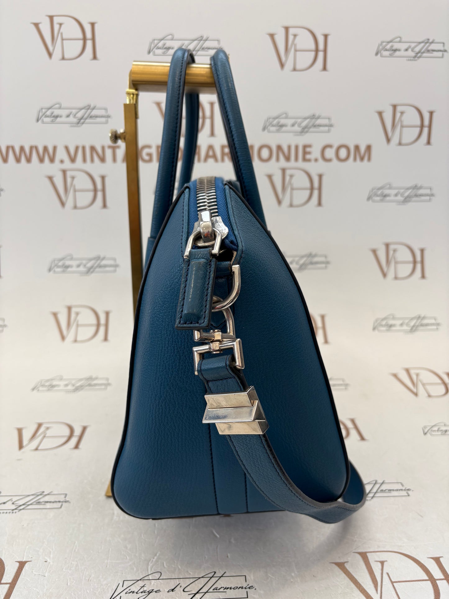 383578 - Givenchy Antigona