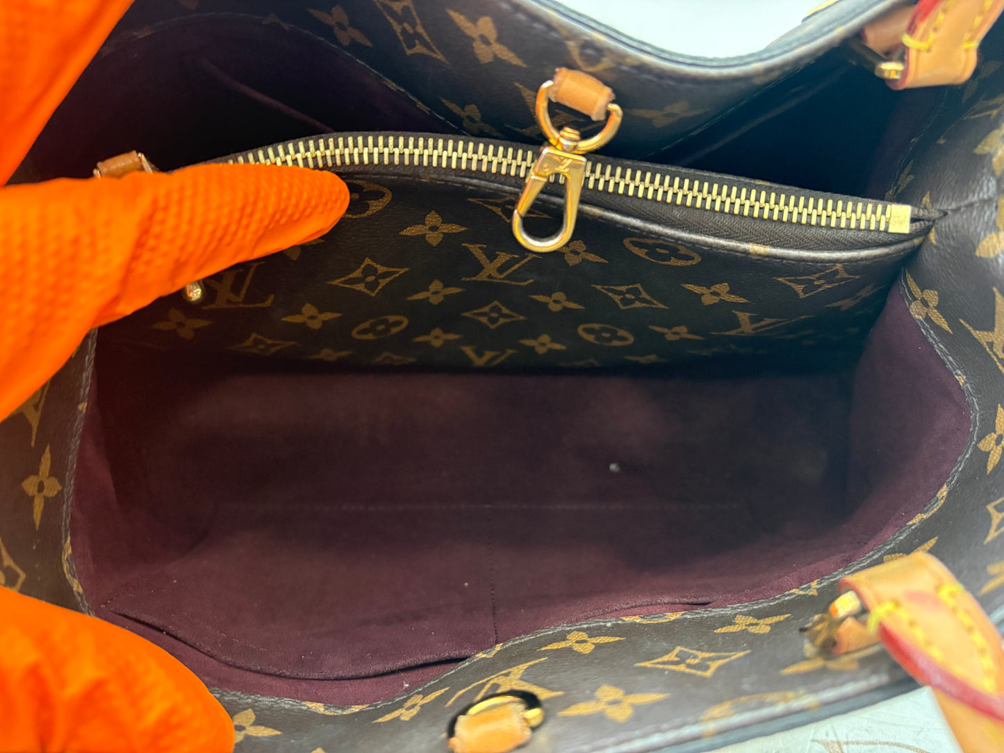 384104 - Louis Vuitton Montaigne