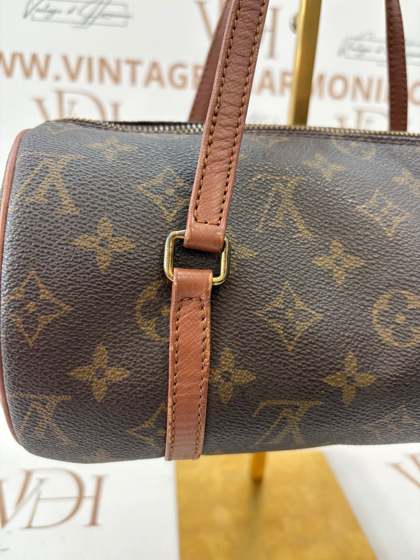 019007 - Louis Vuitton Papillon 26