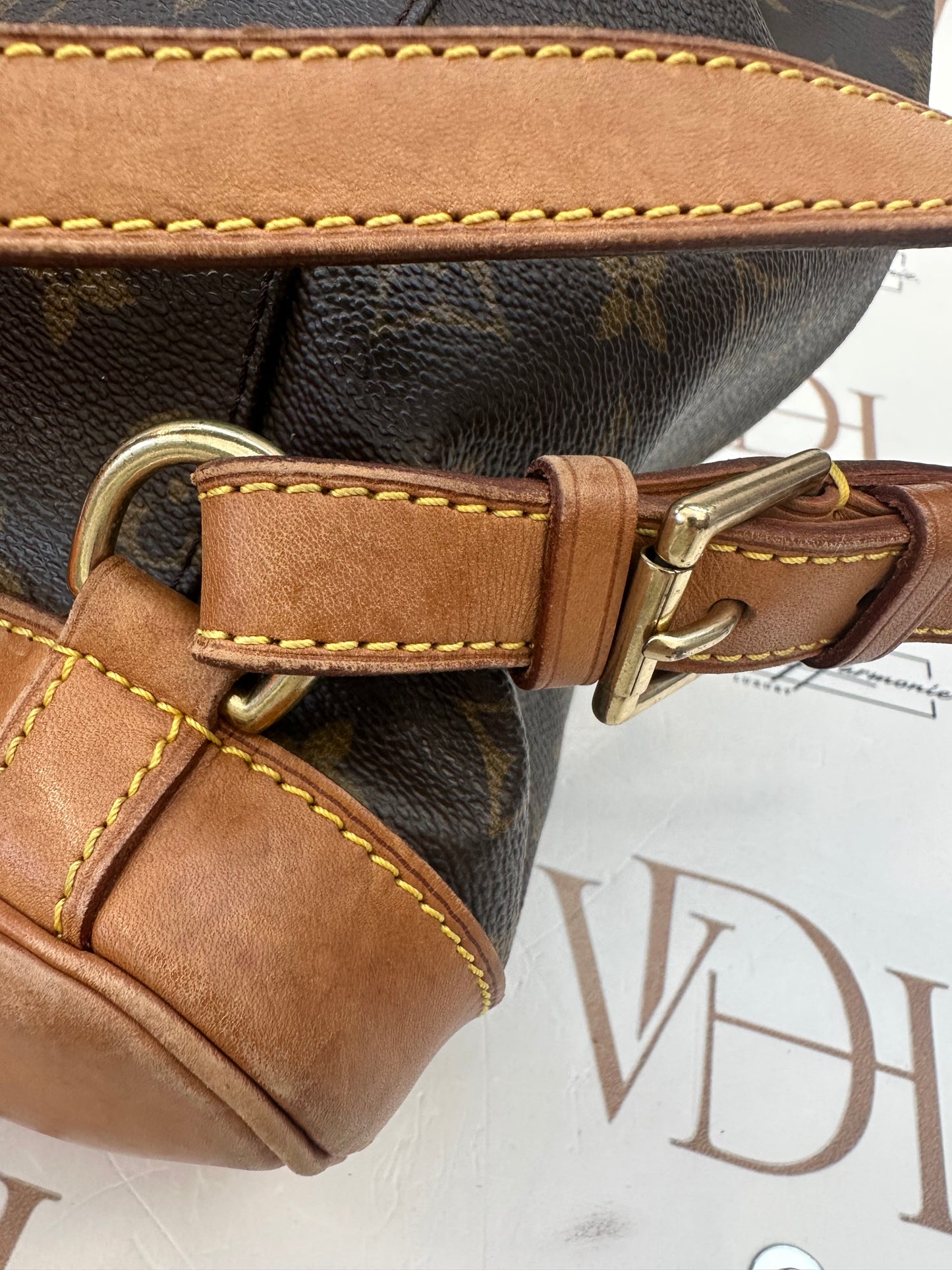 016867 - Louis Vuitton Montsouris MM