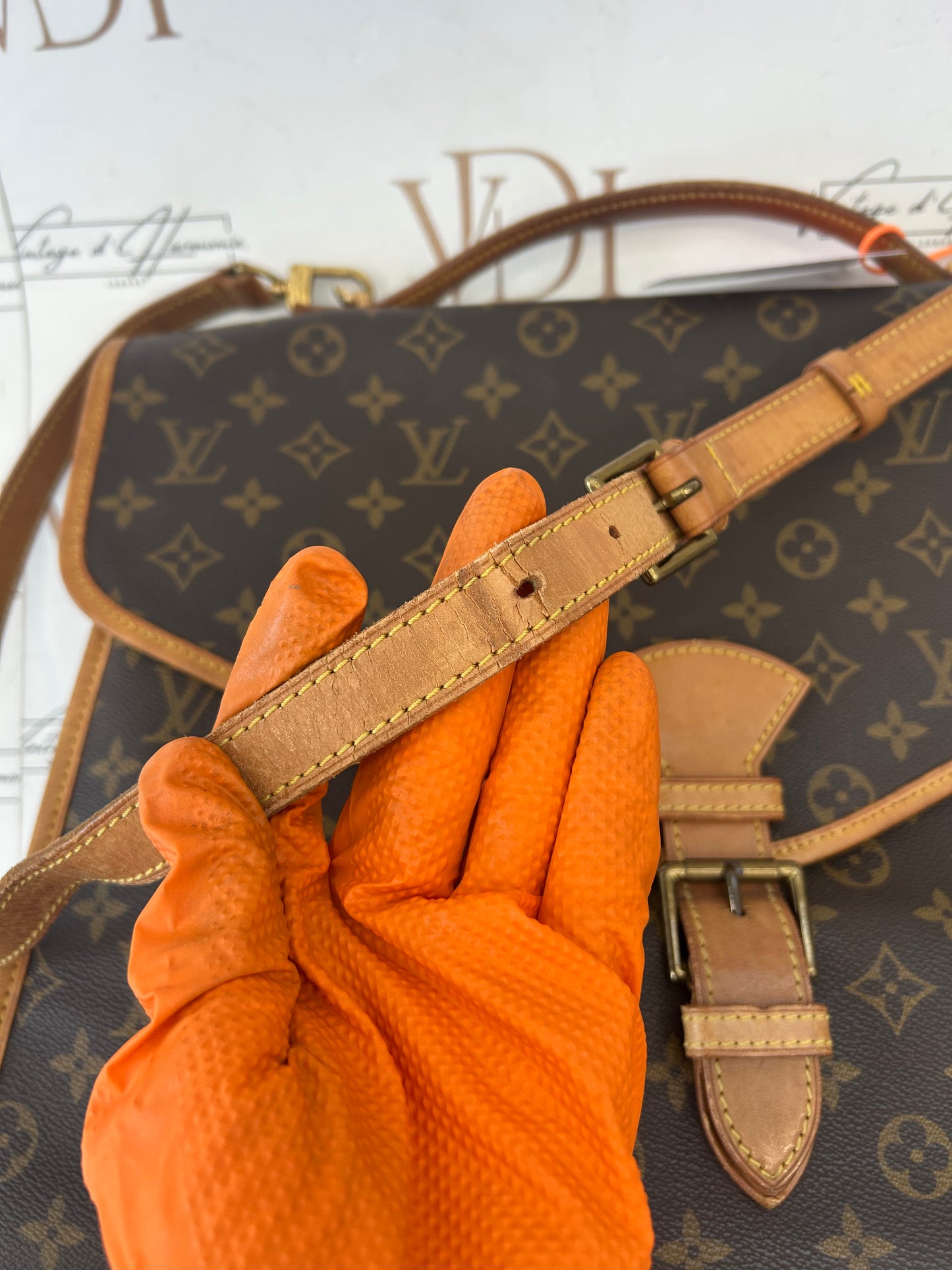 018325 - Louis Vuitton Beverly