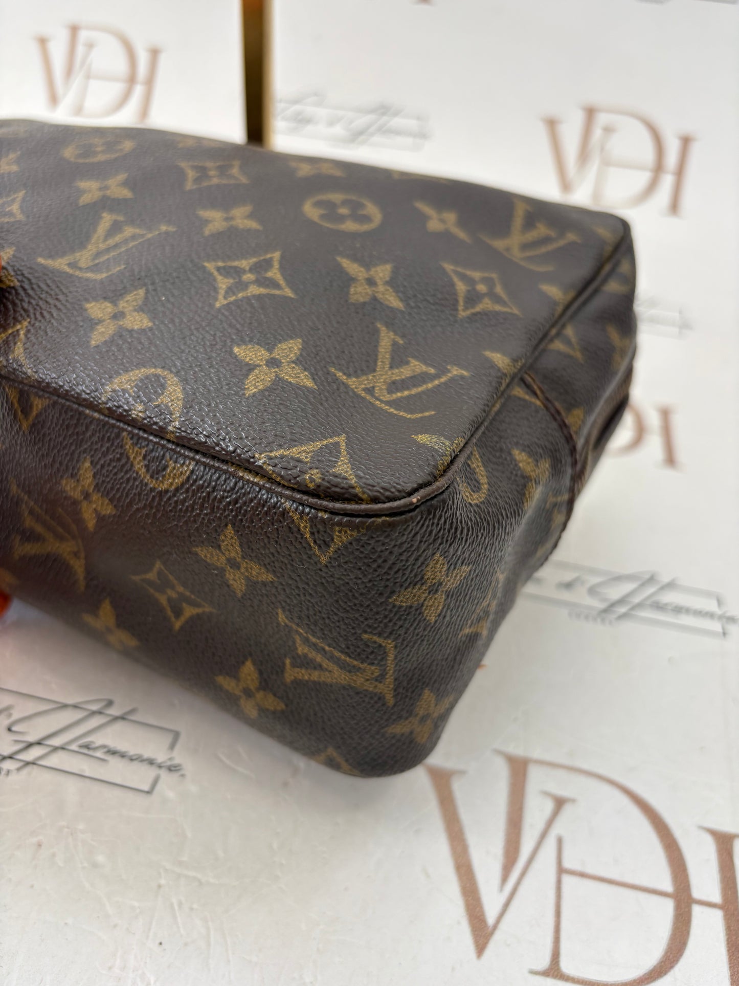 018731 - Louis Vuitton Trousse Toilette 28