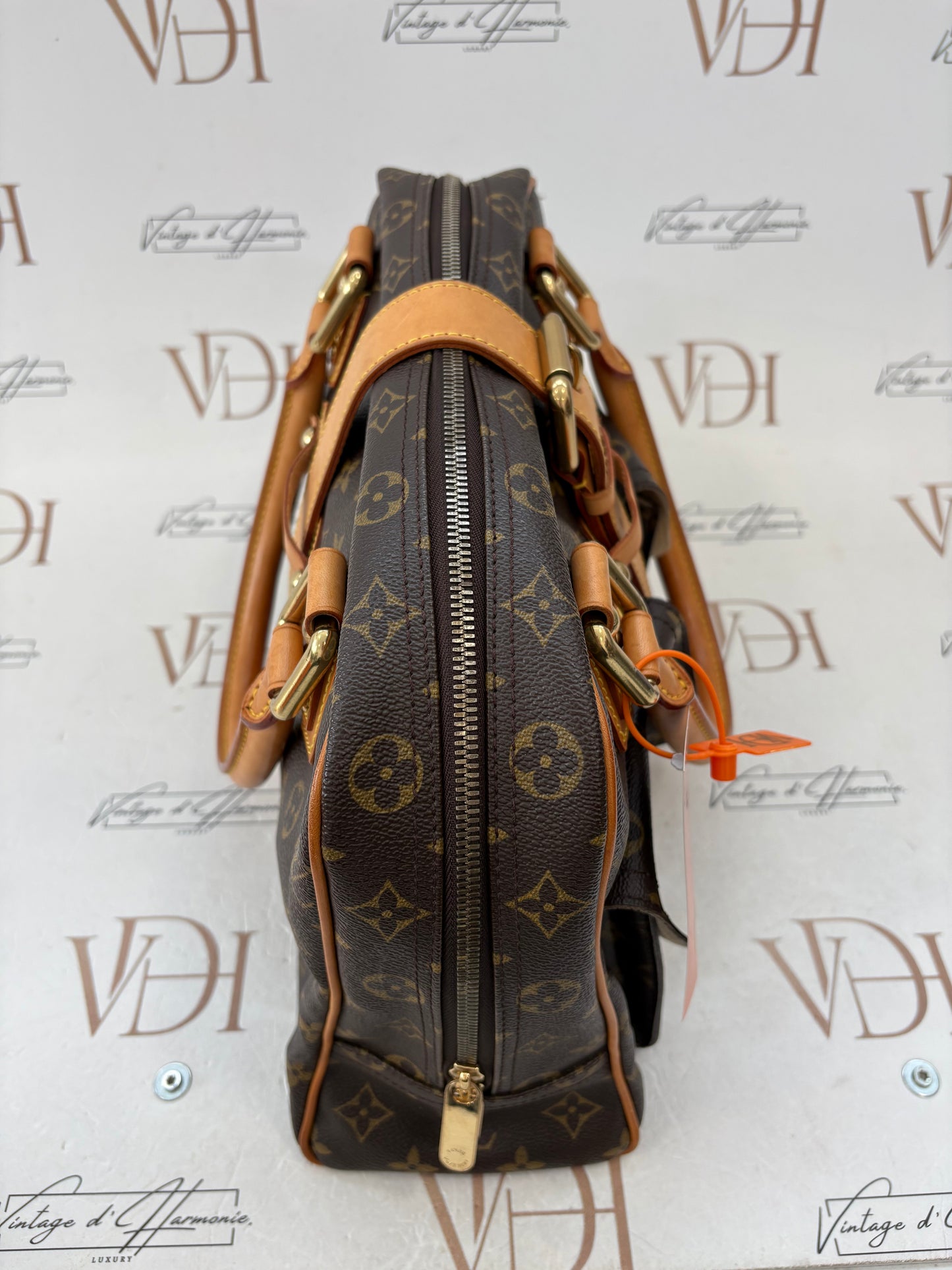 017664 - Louis Vuitton Manhattan GM