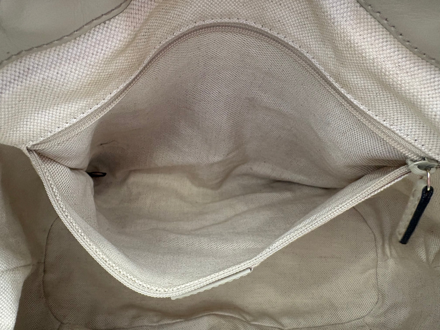 383129 - Gucci Sukey