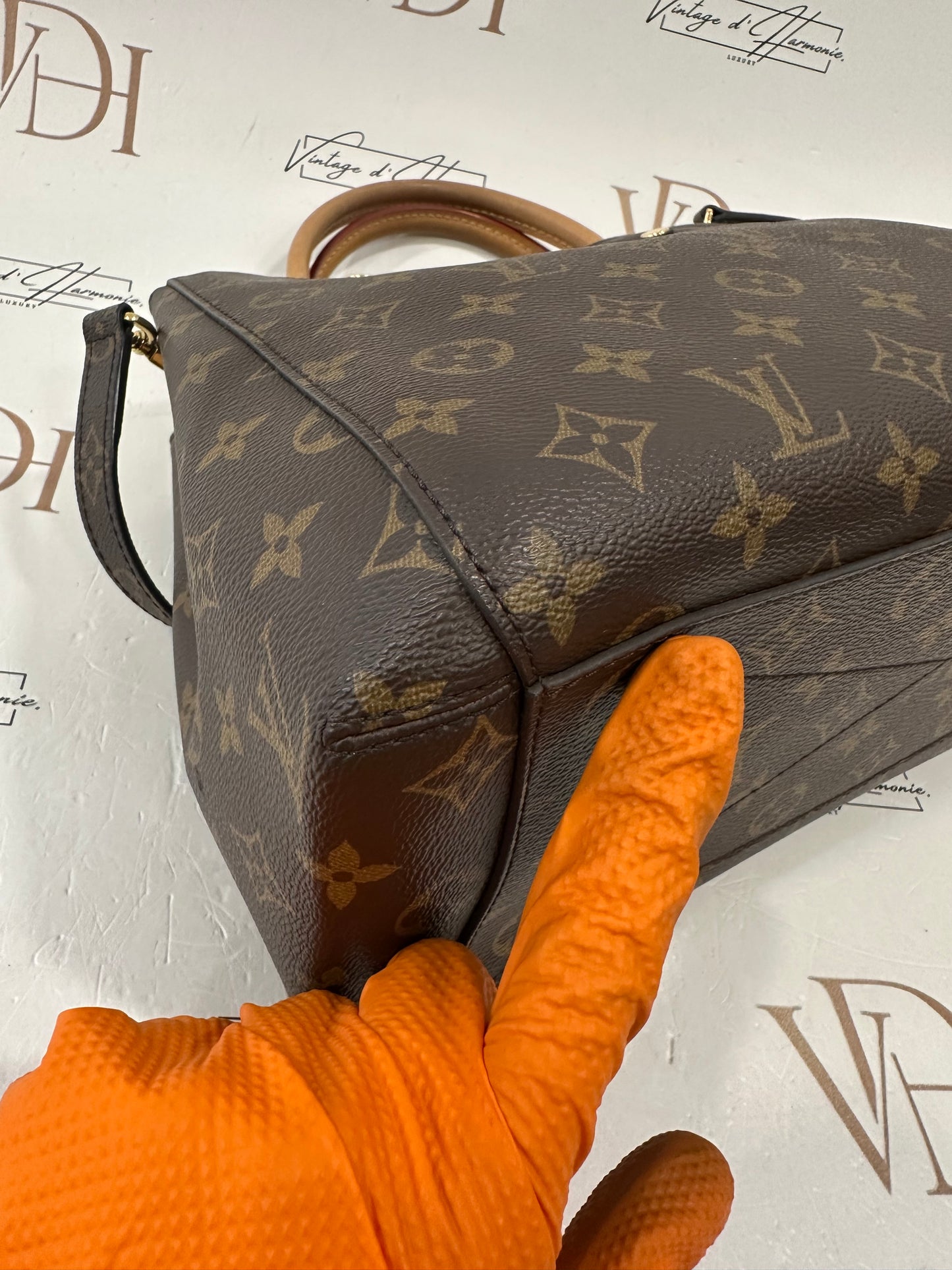 382825 - Louis Vuitton Montaigne
