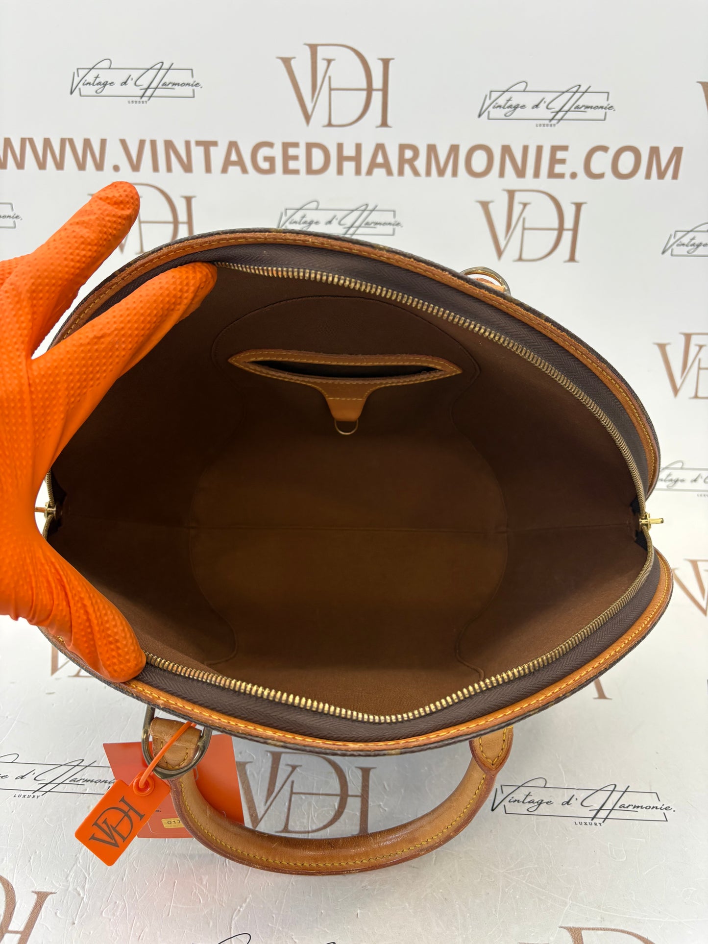 017712 - Louis Vuitton Ellipse MM