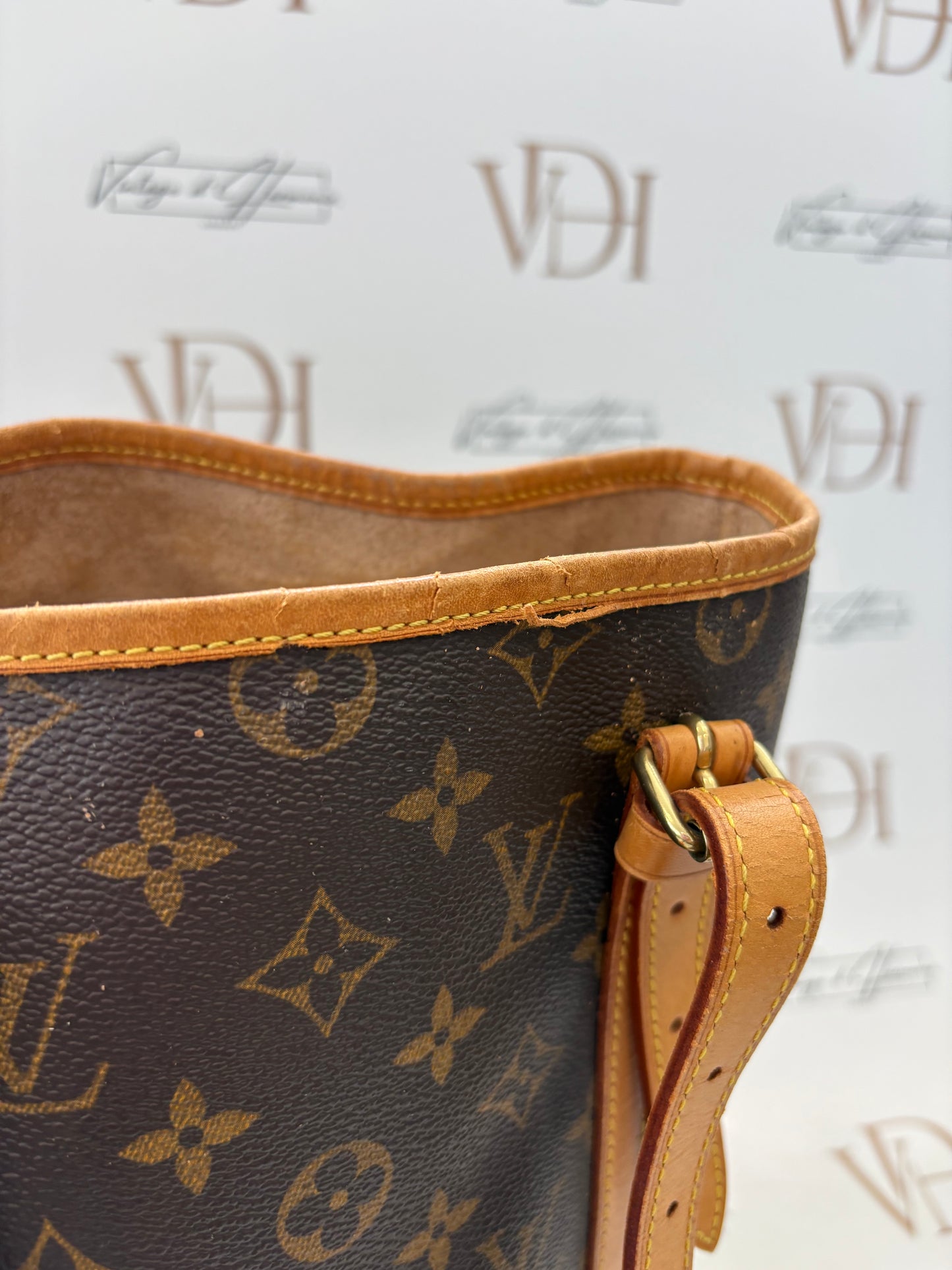 018332  - Louis Vuitton Bucket GM