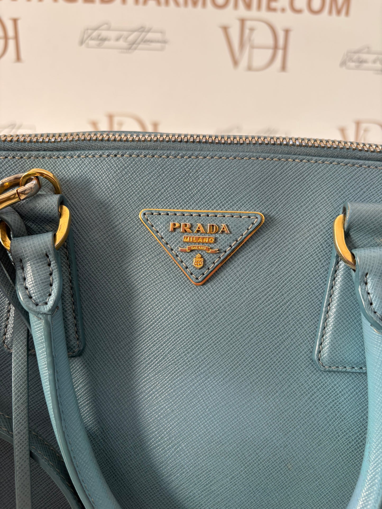 383949 - Prada Promenate