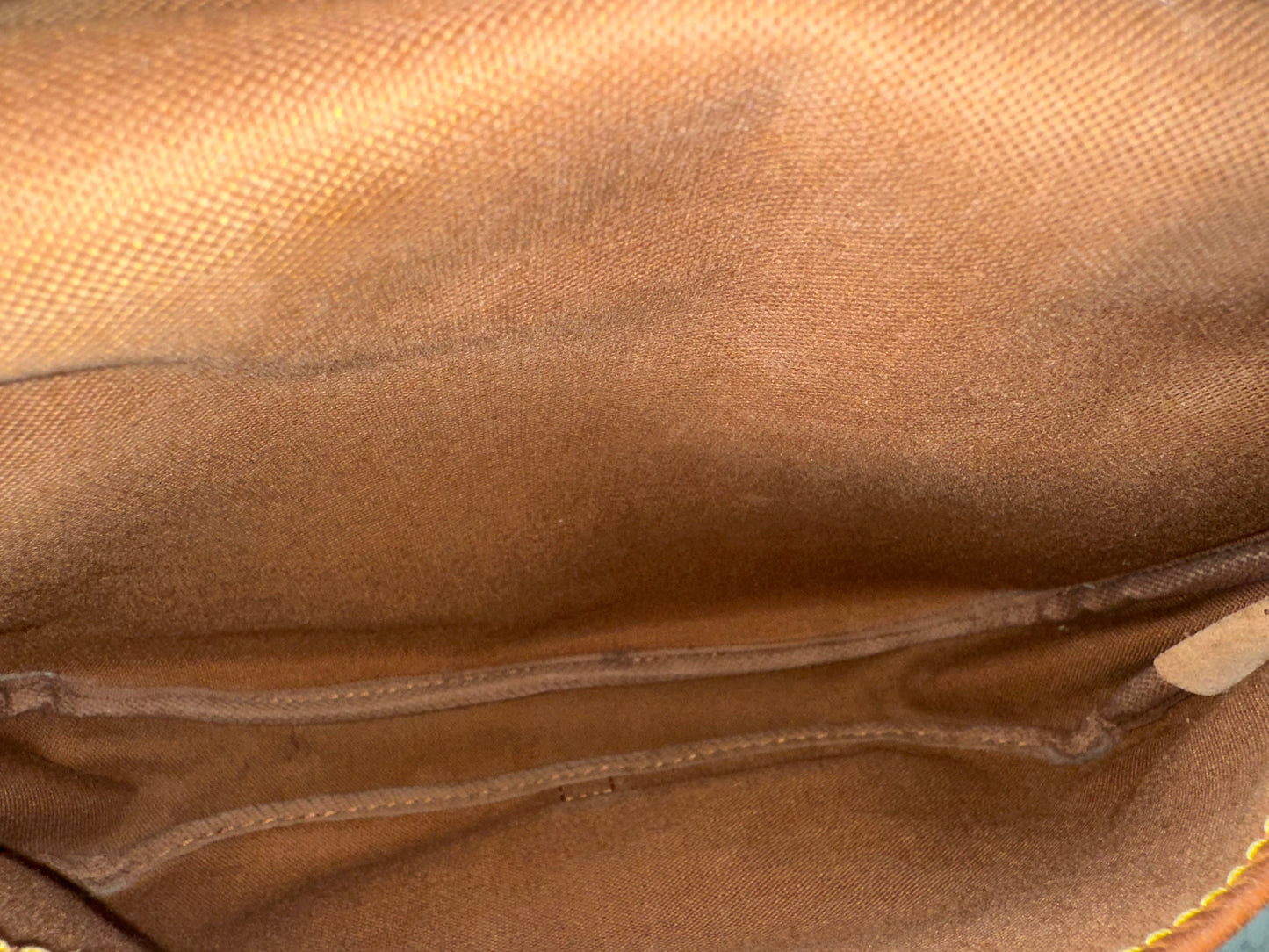 Louis Vuitton Saumur 30
