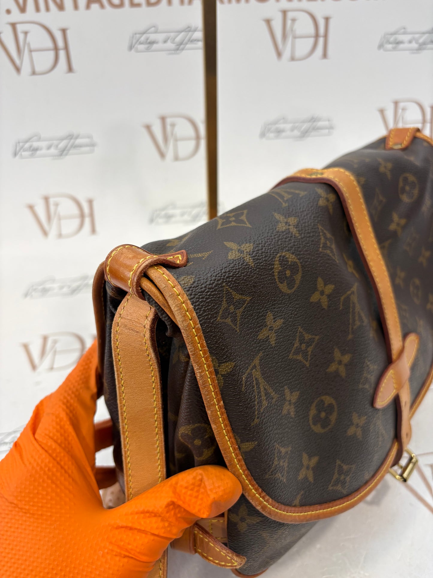 018580 - Louis Vuitton Saumur 30