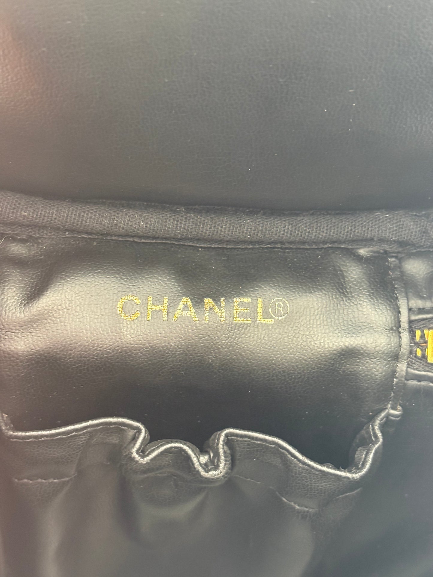 018034 - Chanel Black Calfskin Vanity