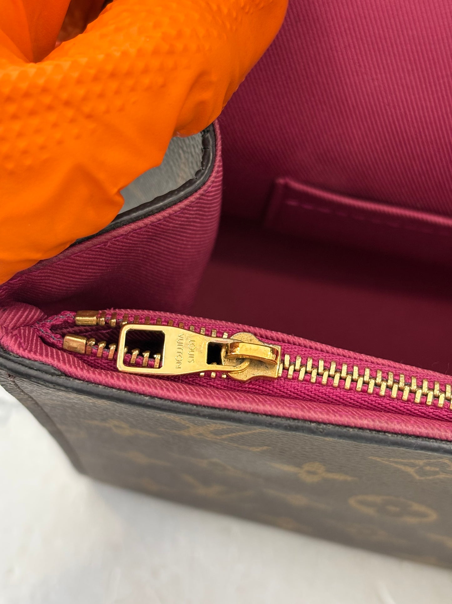 200978 - Louis Vuitton Cluny