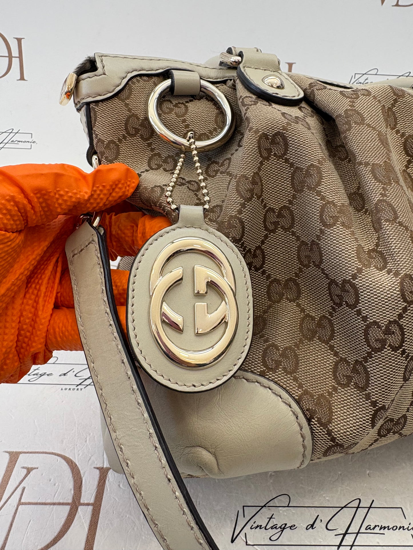 383129 - Gucci Sukey