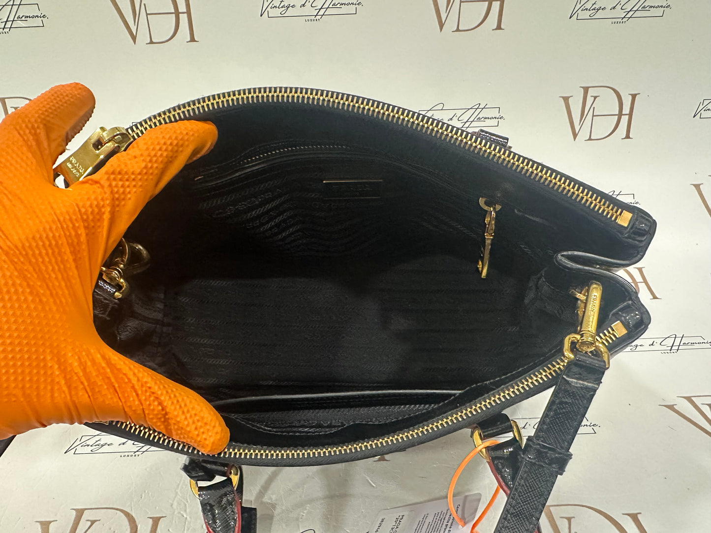 382946 - Prada Galleria Black